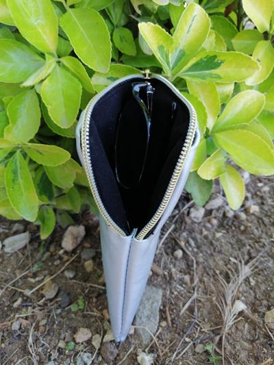 Lionel Fermuarlı Gözlük / Telefon Çantası - Parlak Gri