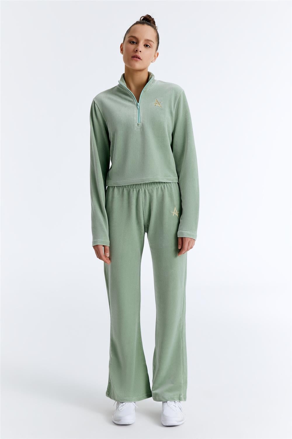 ED7750-11 Patrizia Velour Set Green