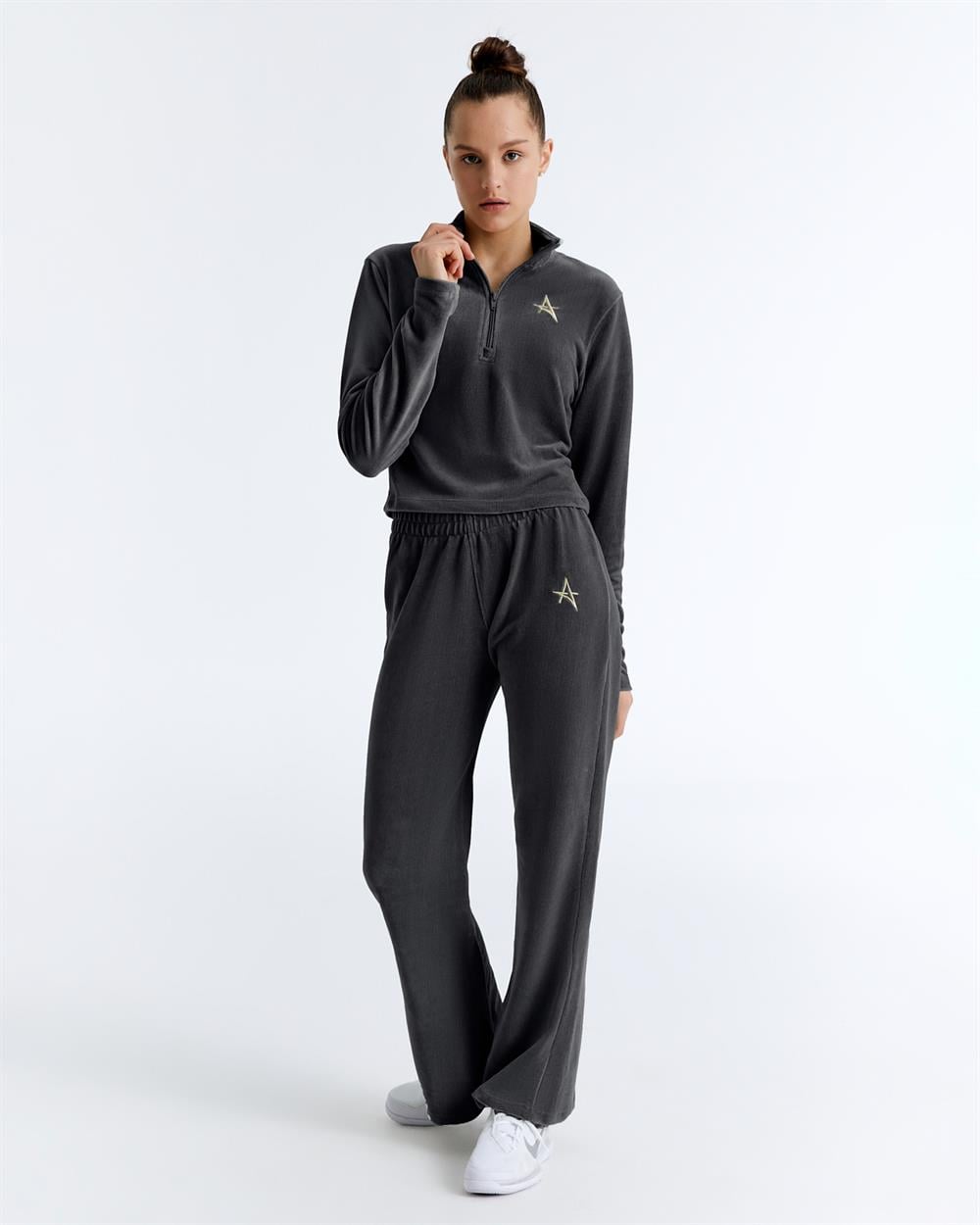 ED7750-10 Patrizia Velour Set Black