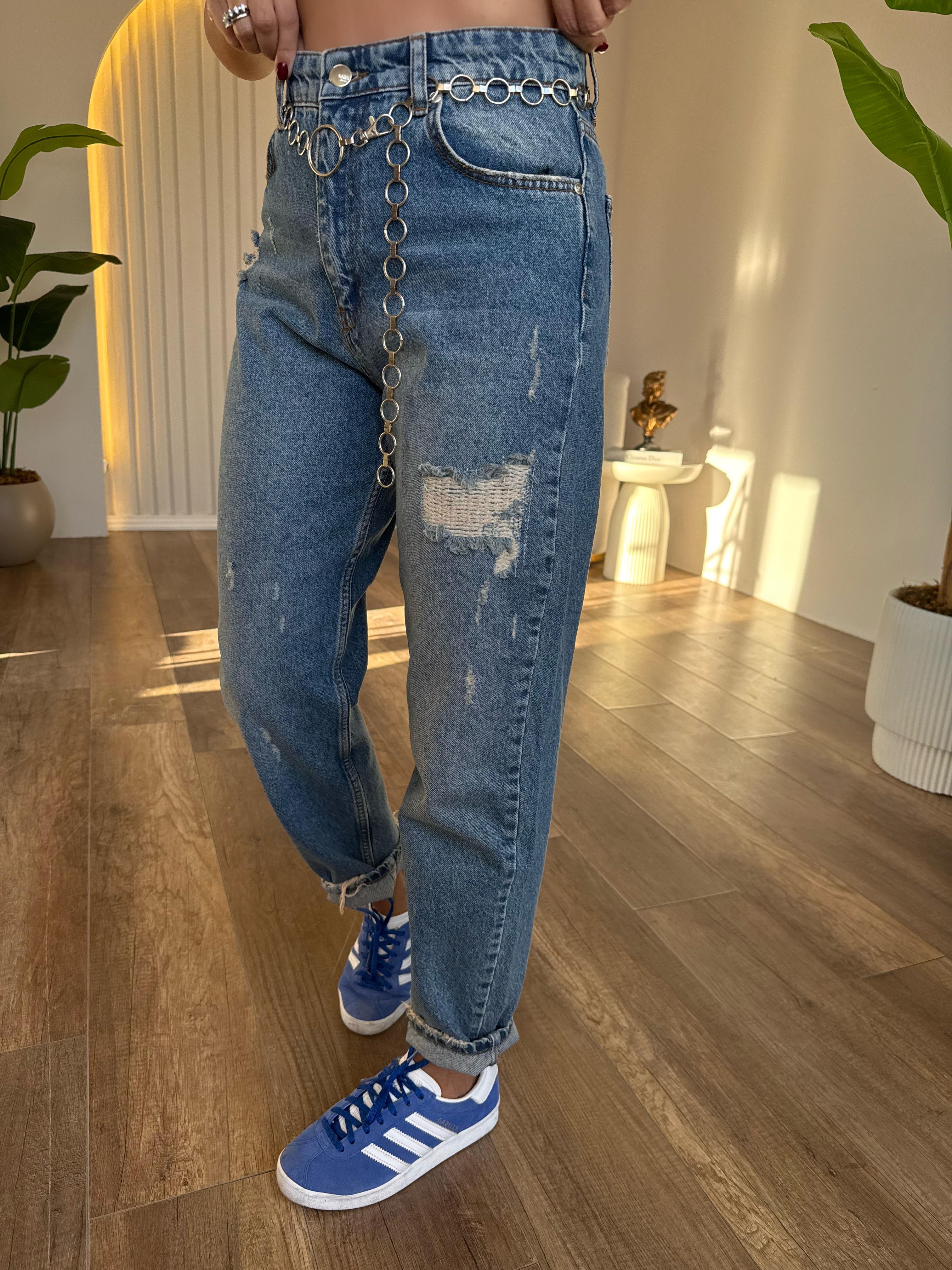 10765 Lazer Kesim Detaylı Jean