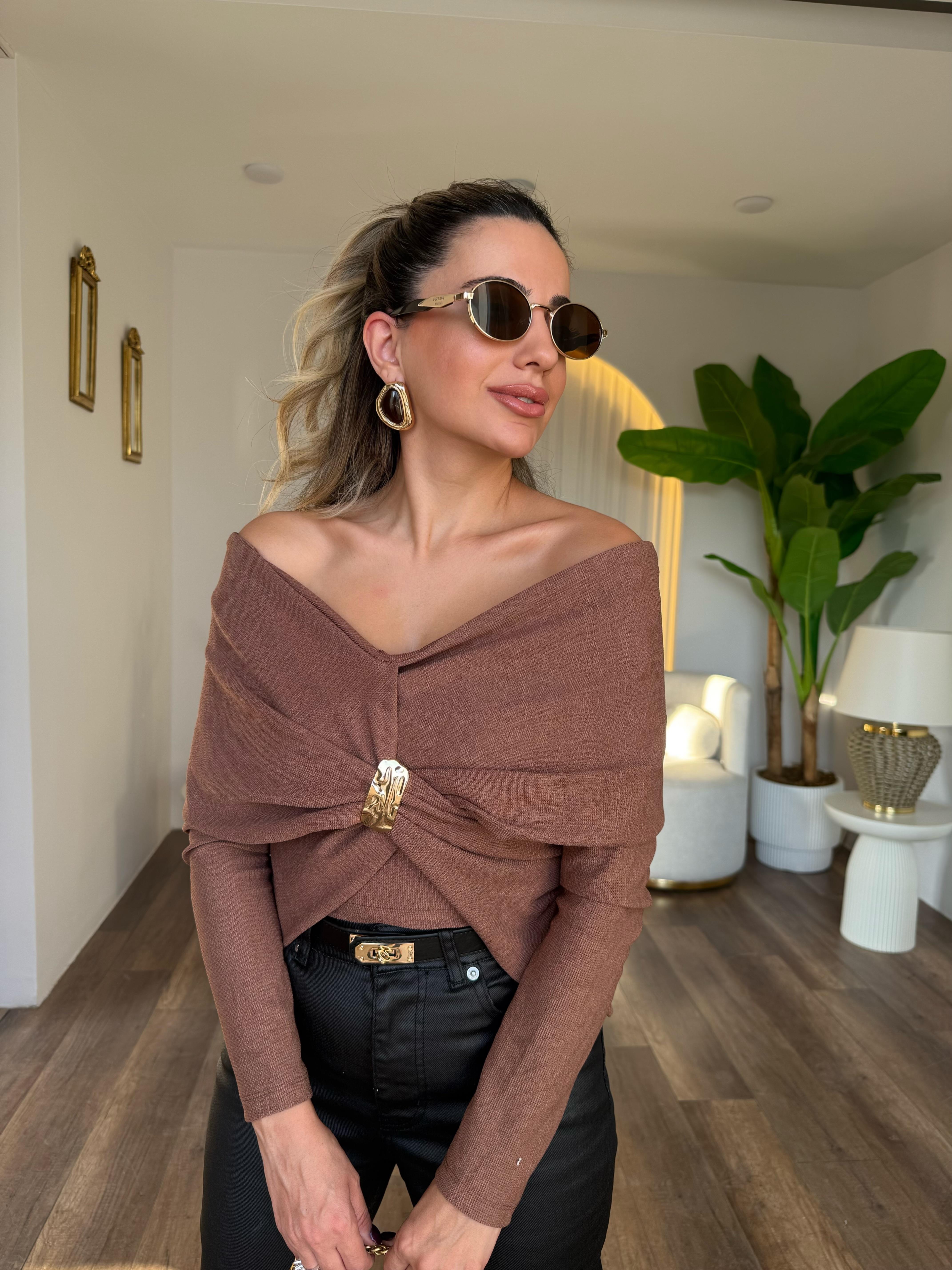 10939 Madonna Yaka Gold Detaylı Bluz