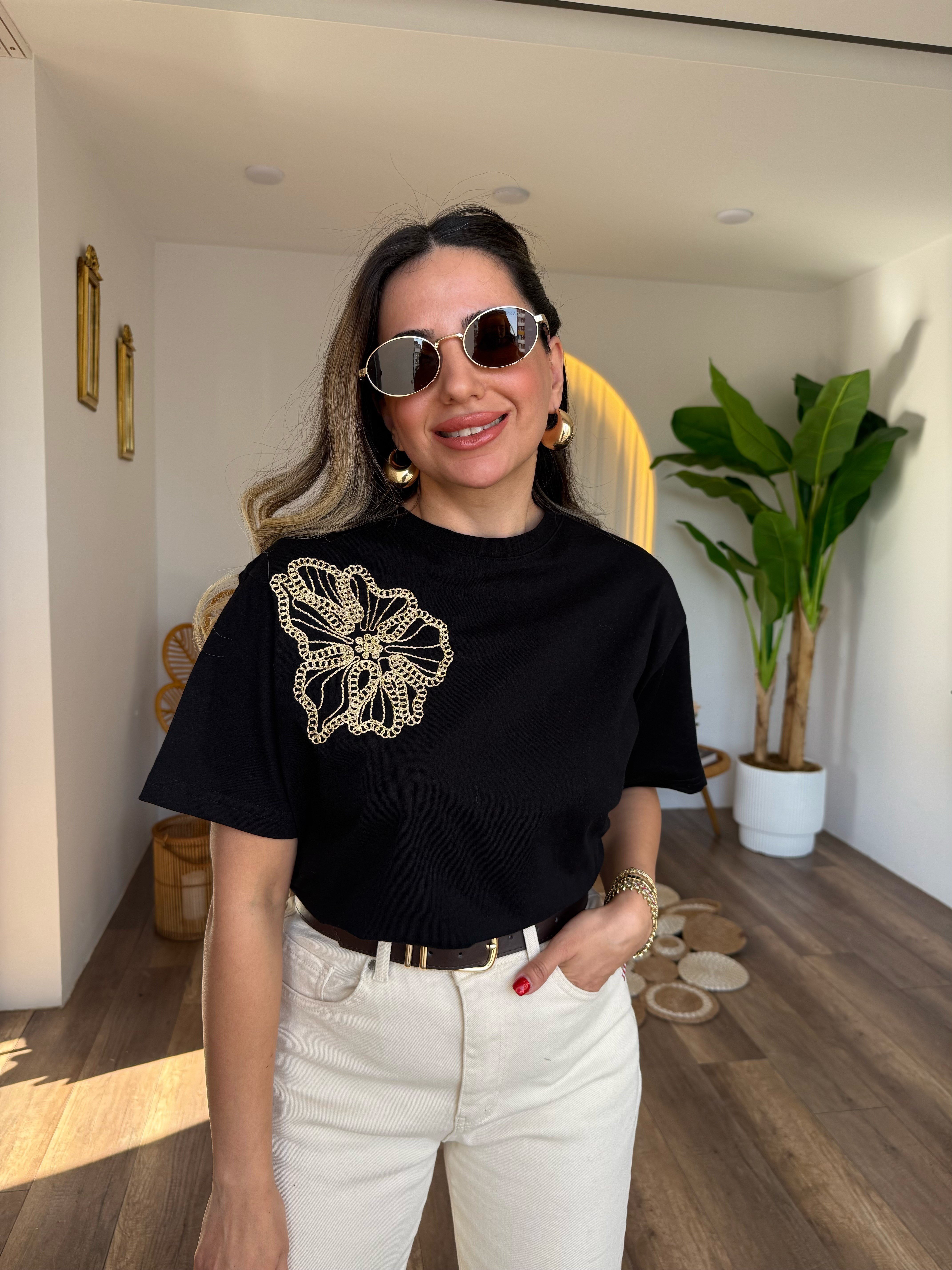 11421 Çiçek İşlemeli Tshirt