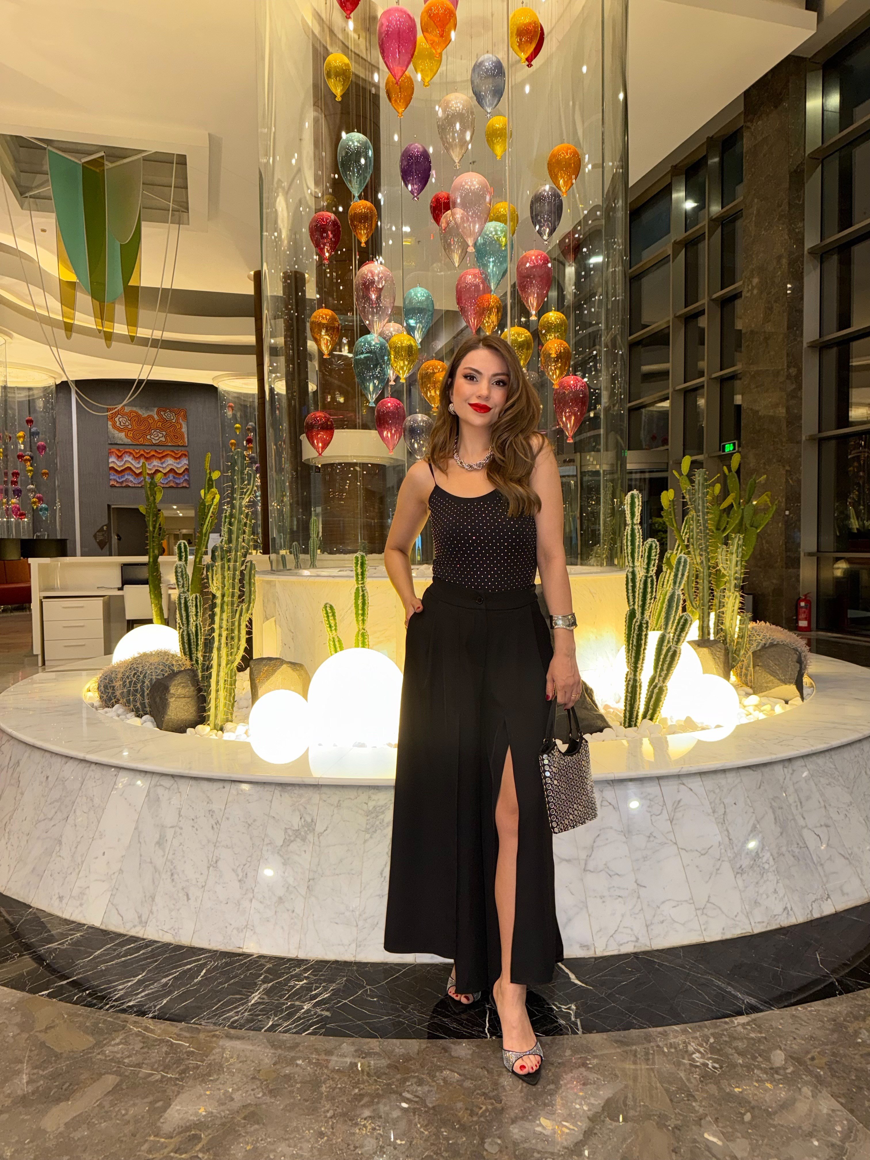 11579 Önü Yırtmaç Detaylı Pantolon
