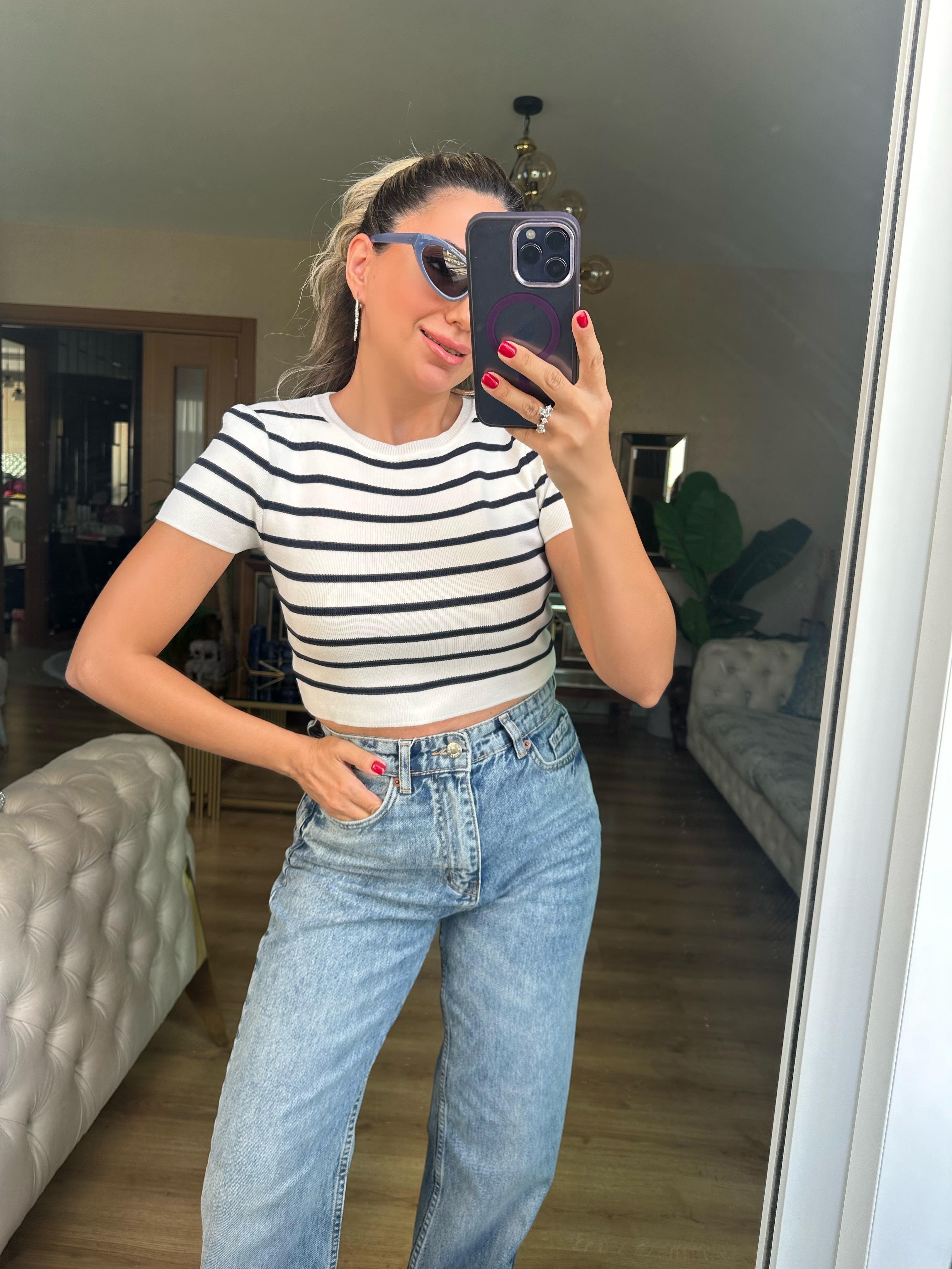 8467 Lacivert Çizgili Triko Crop Bluz