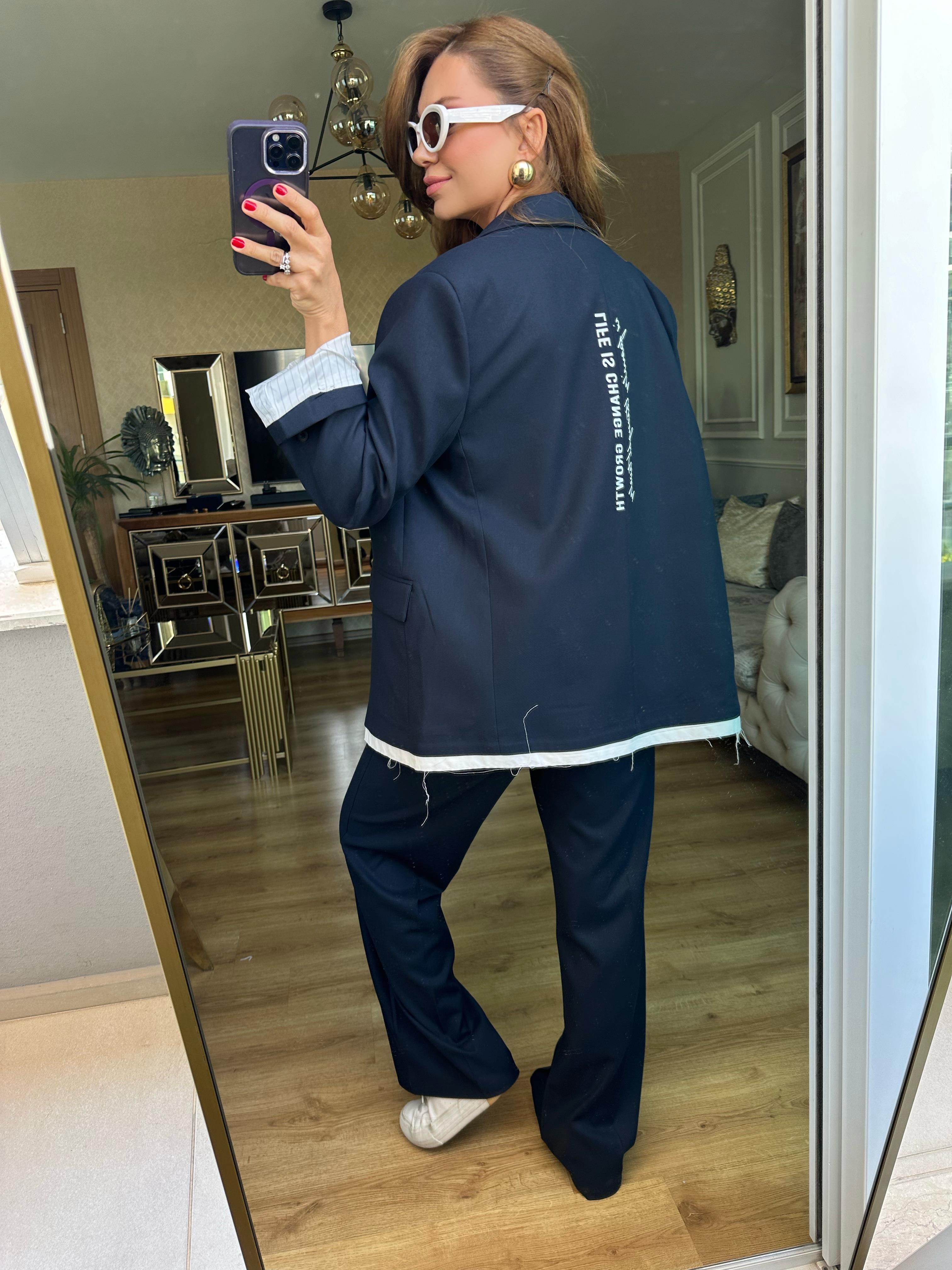8486 Arkası Baskılı Blazer Ceket