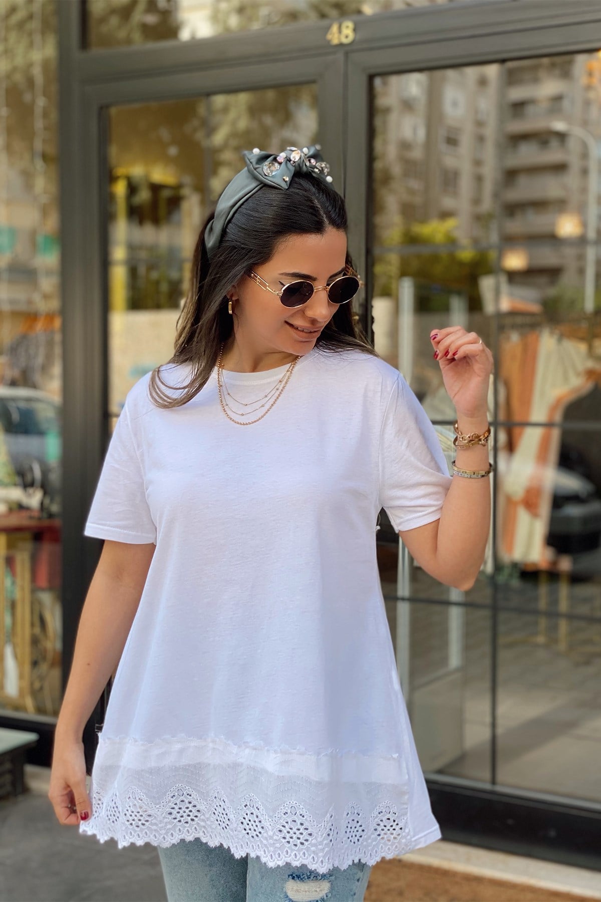 Altı Fisto Detaylı Beyaz Bluz