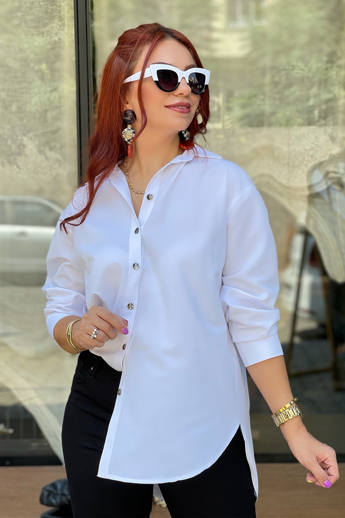 Arkası Kaşe Cep Detaylı Beyaz Gömlek 