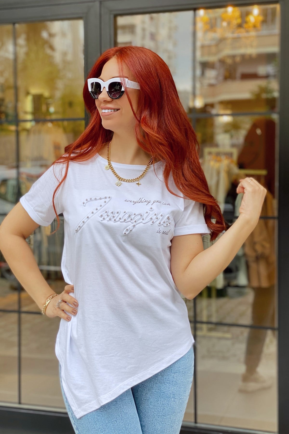 Beyaz Kabartmalı Taşlı Tshirt