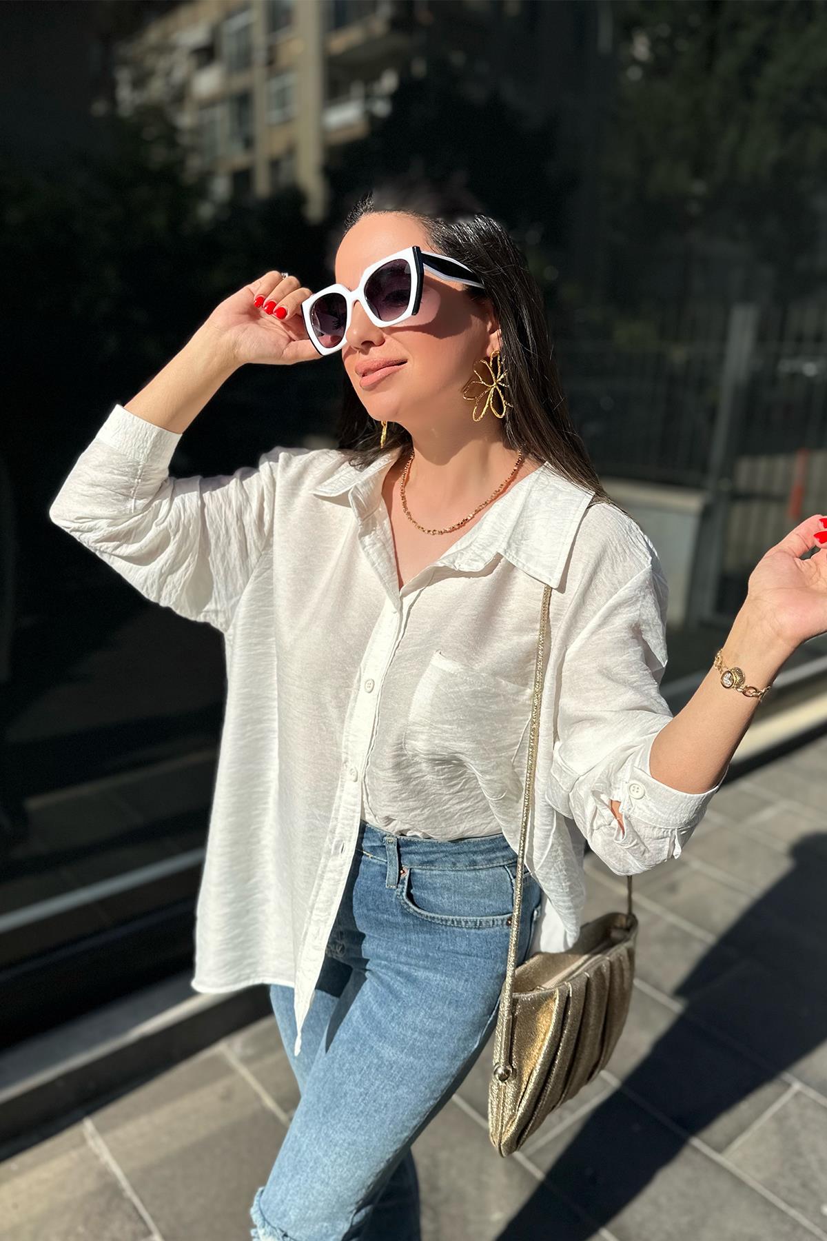 Beyaz Tek Cepli Oversize Gömlek