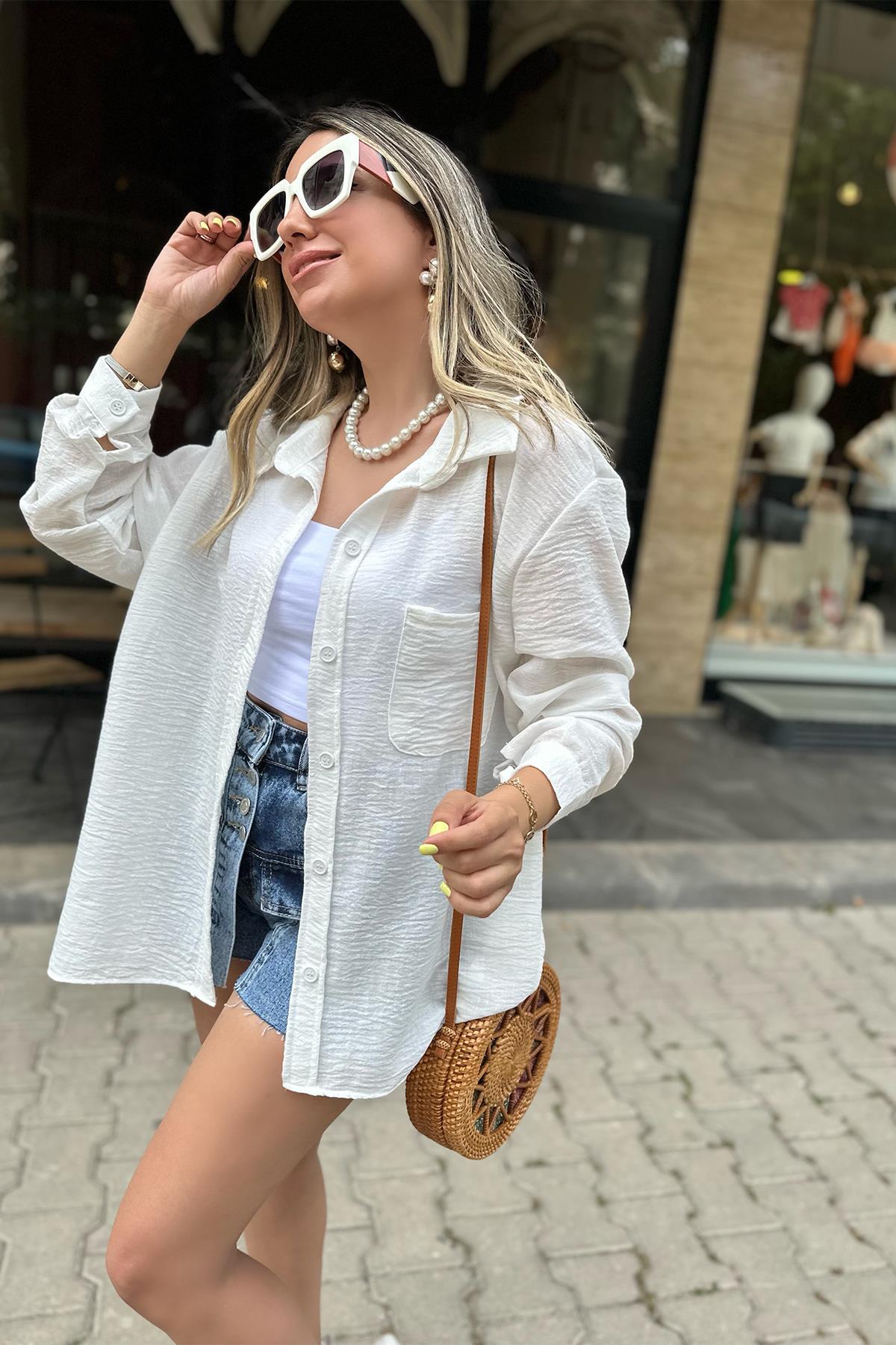 Beyaz  Tek Cepli Oversize Gömlek
