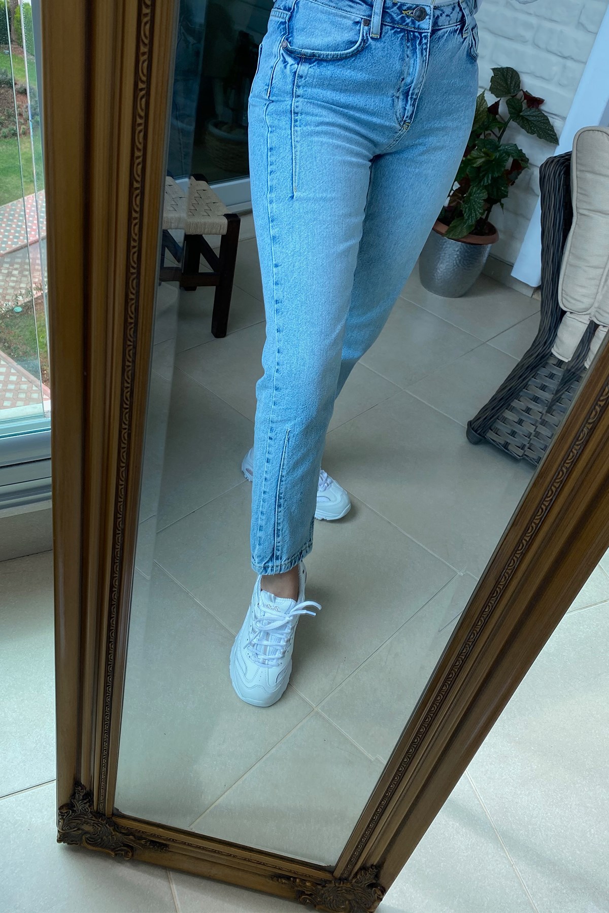 Dikiş Detaylı Mom Fit Pantolon