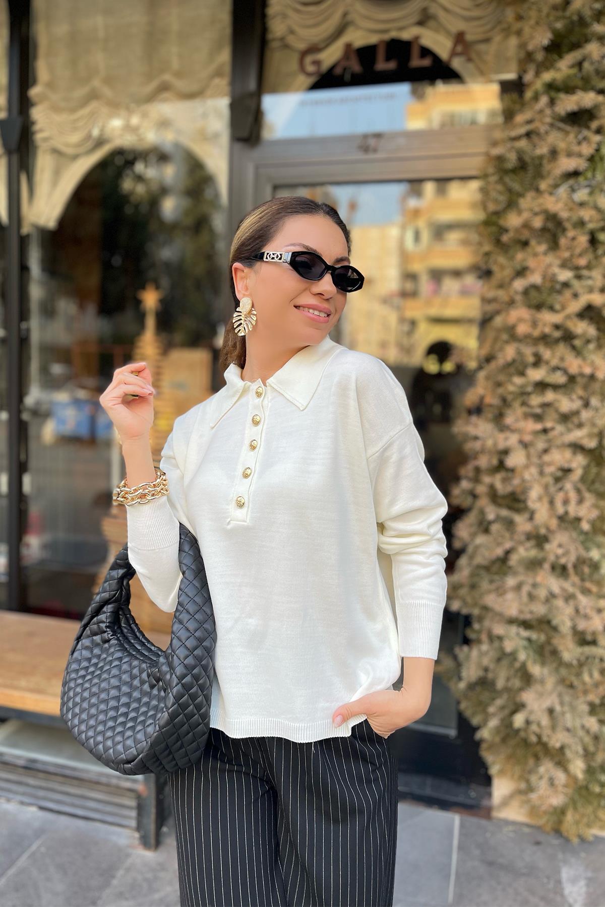 Ekru Düğme Detaylı Triko Bluz