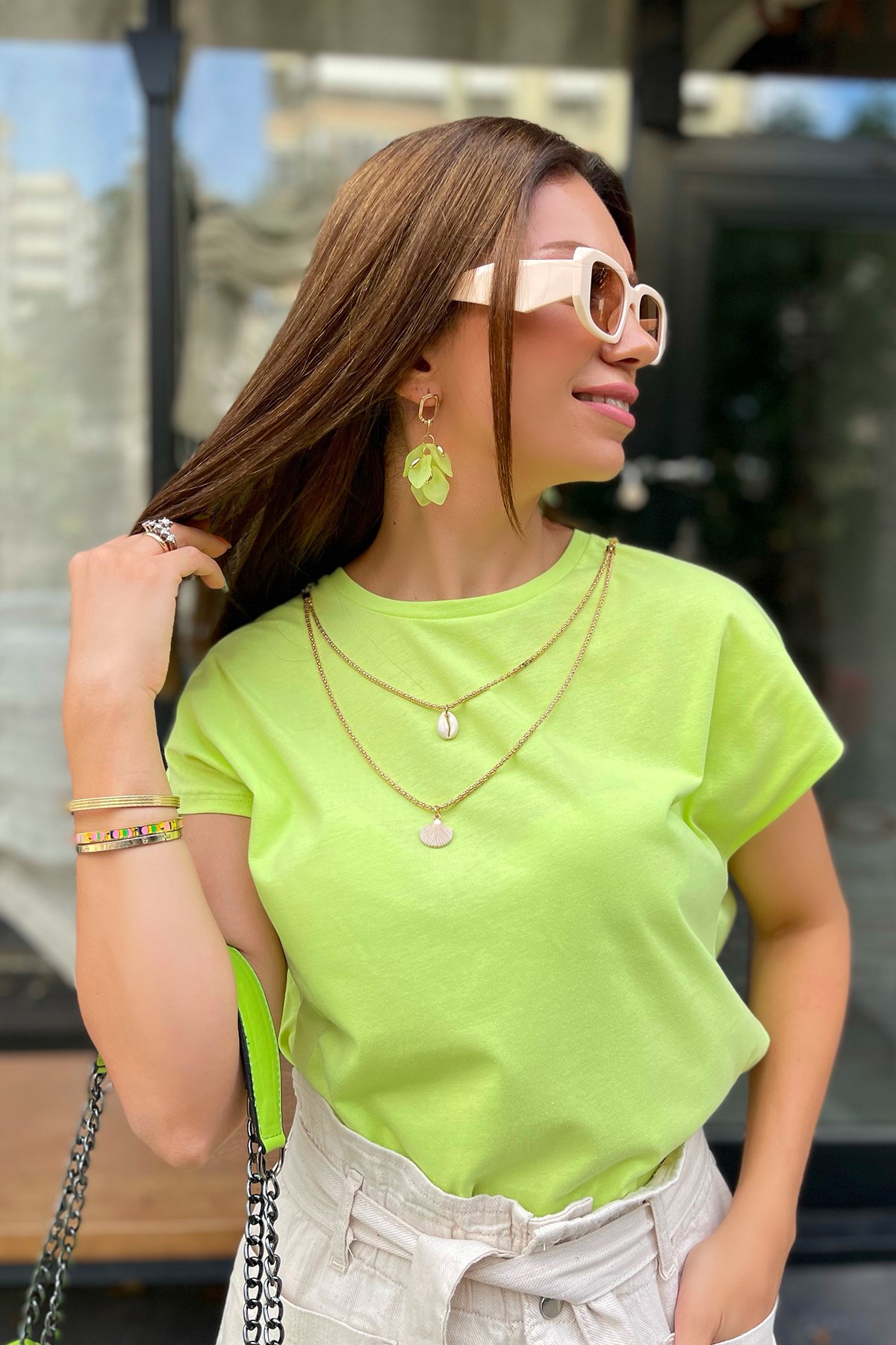 Kendinden Kolyeli Neon Yeşil Bluz 