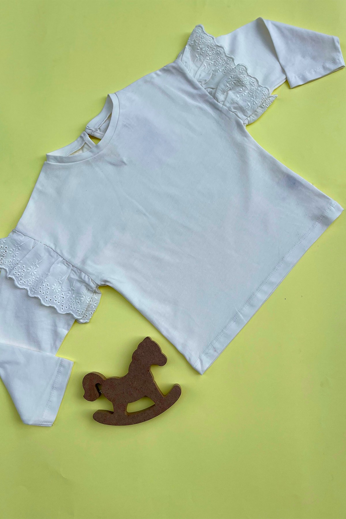 Kolları Fırfır Detaylı Beyaz Sweatshirt