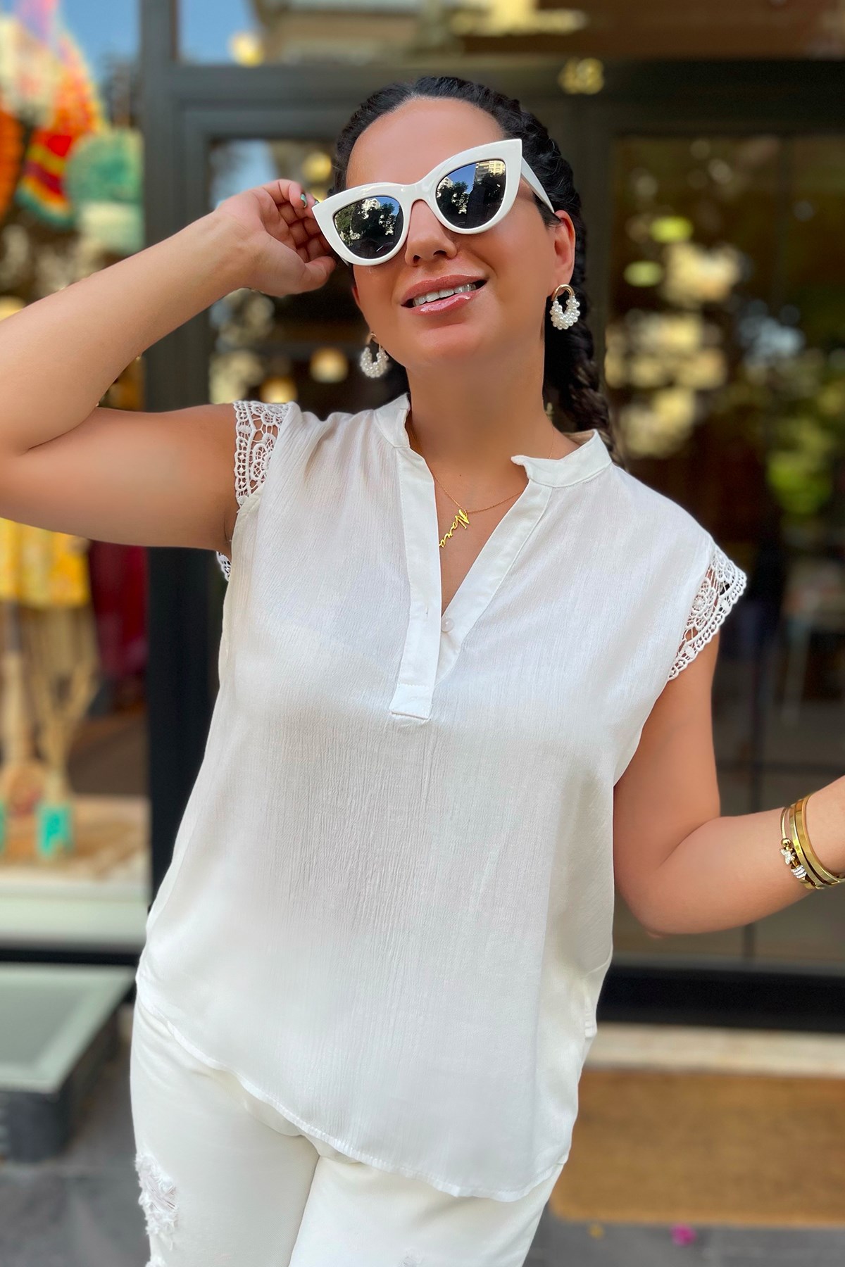Kolları Güpür Detaylı Beyaz  Bluz 
