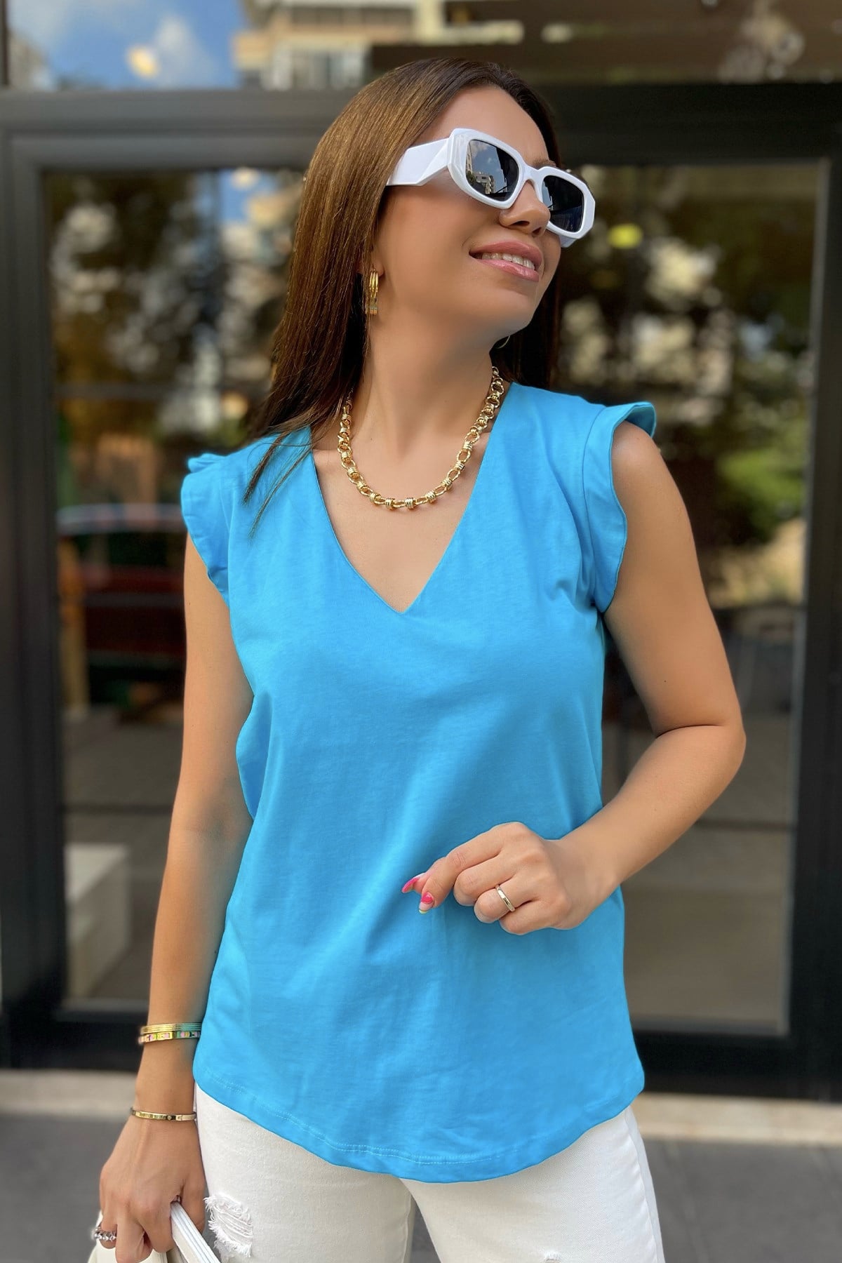 Kolları Volanlı V Yaka Mavi Bluz 