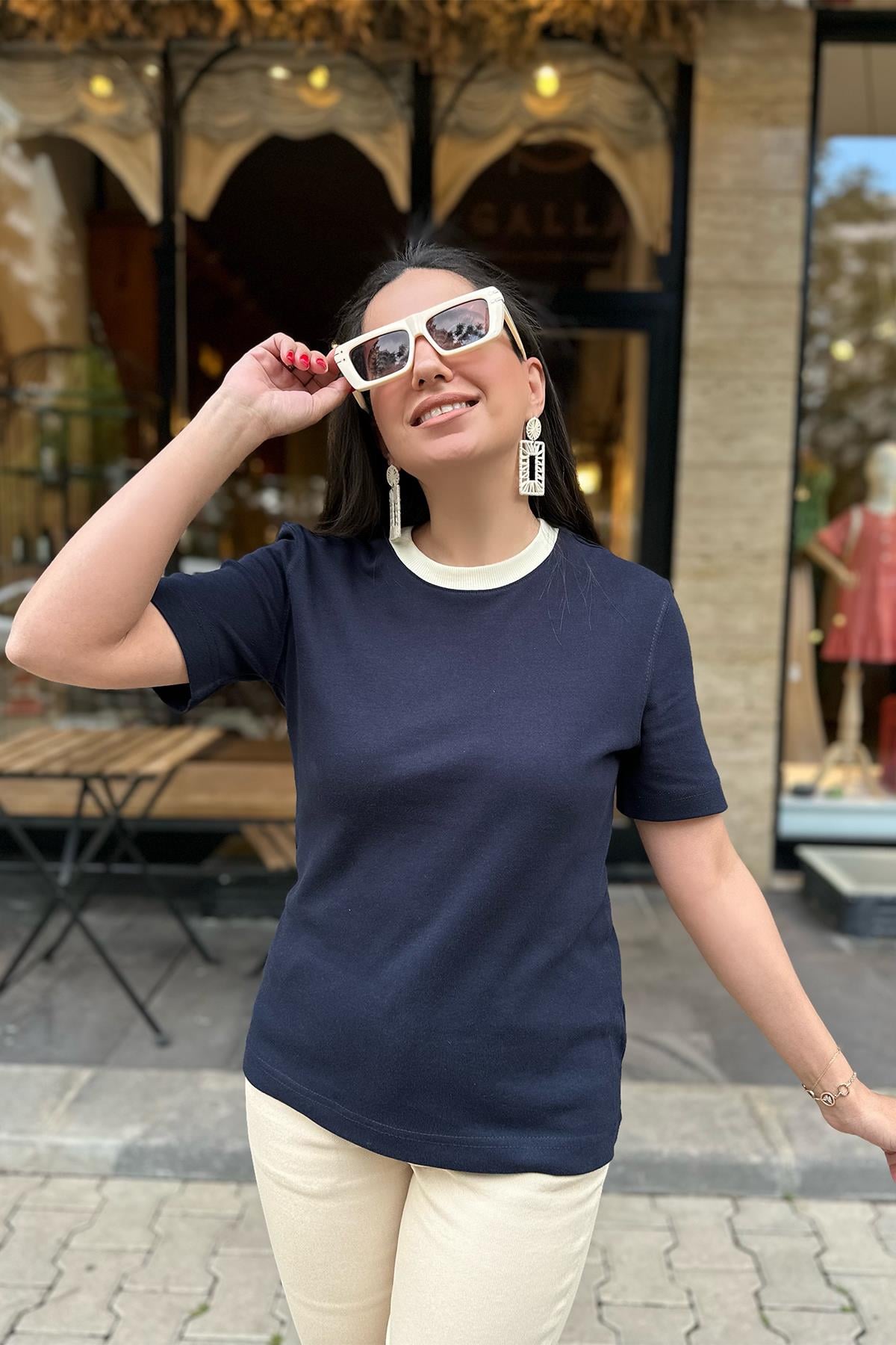 Lacivert Yarım Kol Kontrast Bluz