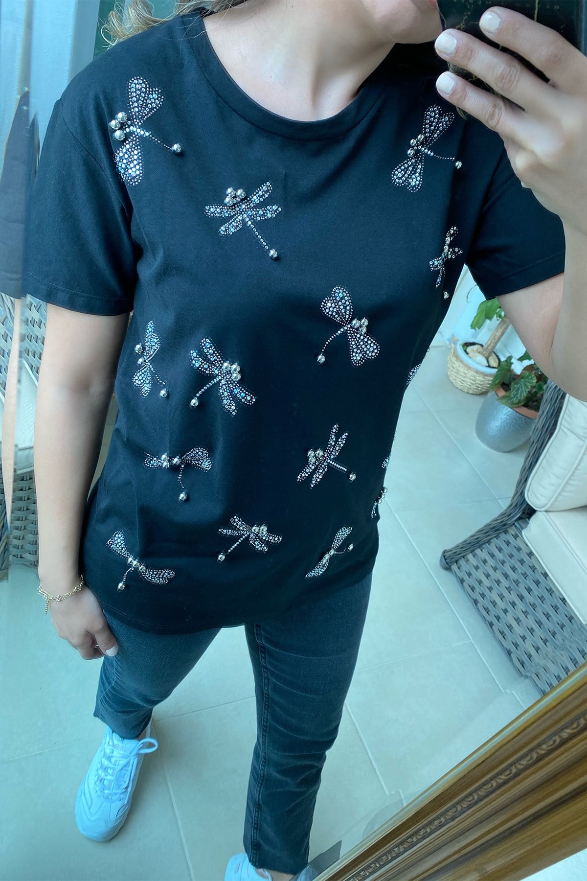 Önü Taşlı Siyah Kelebek Detay Tshirt