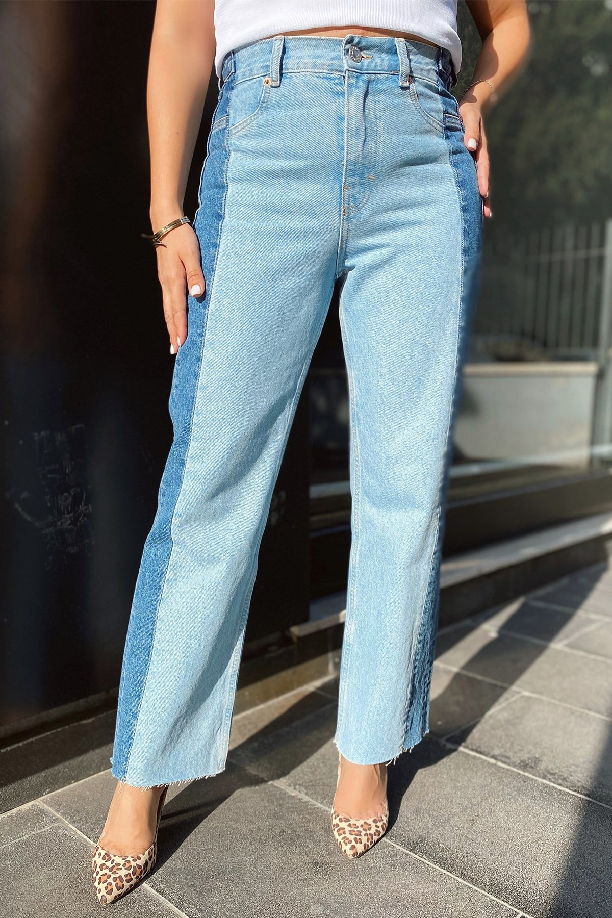 Paçası Kesik Çift Renk Kot Pantolon