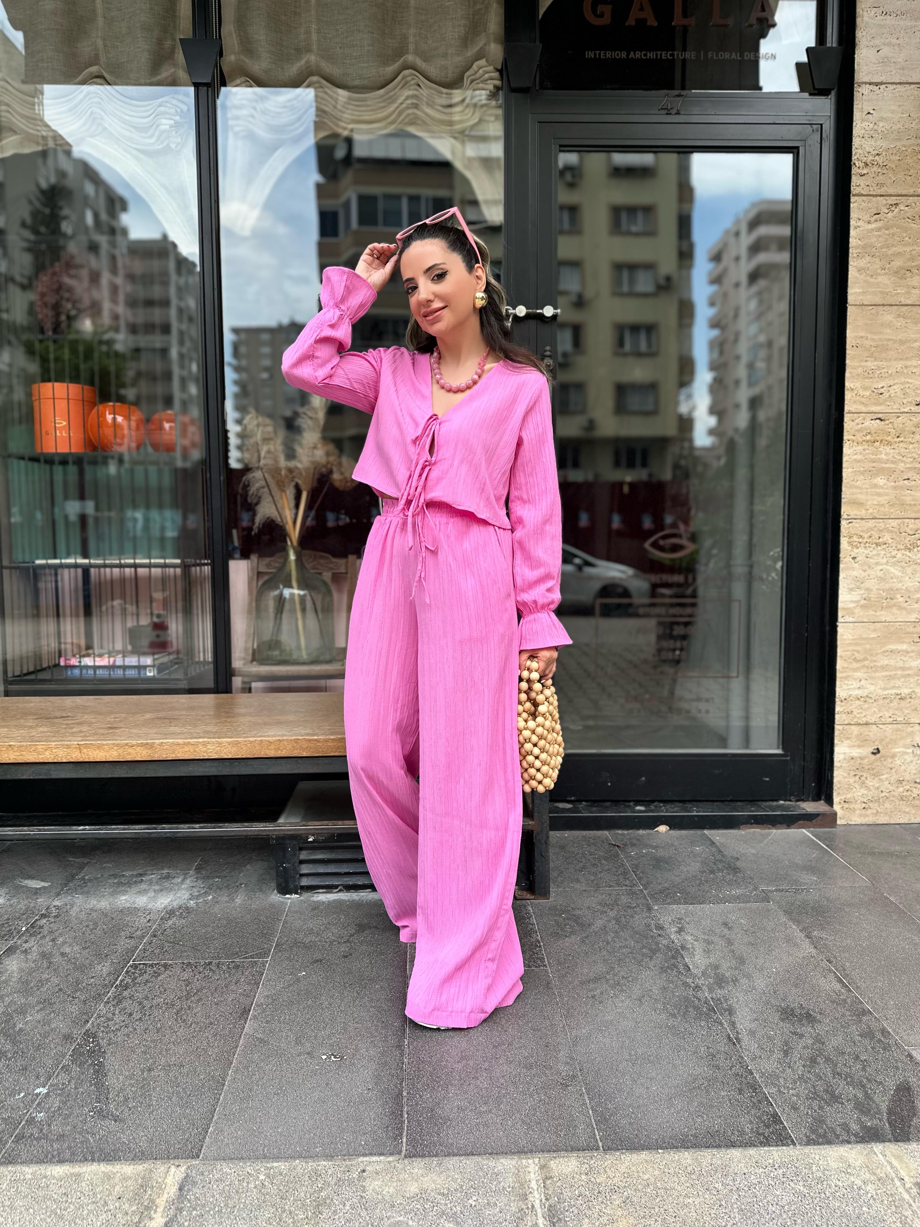 Pembe Önden Bağcık Detaylı Gömlek Pantolon Takım