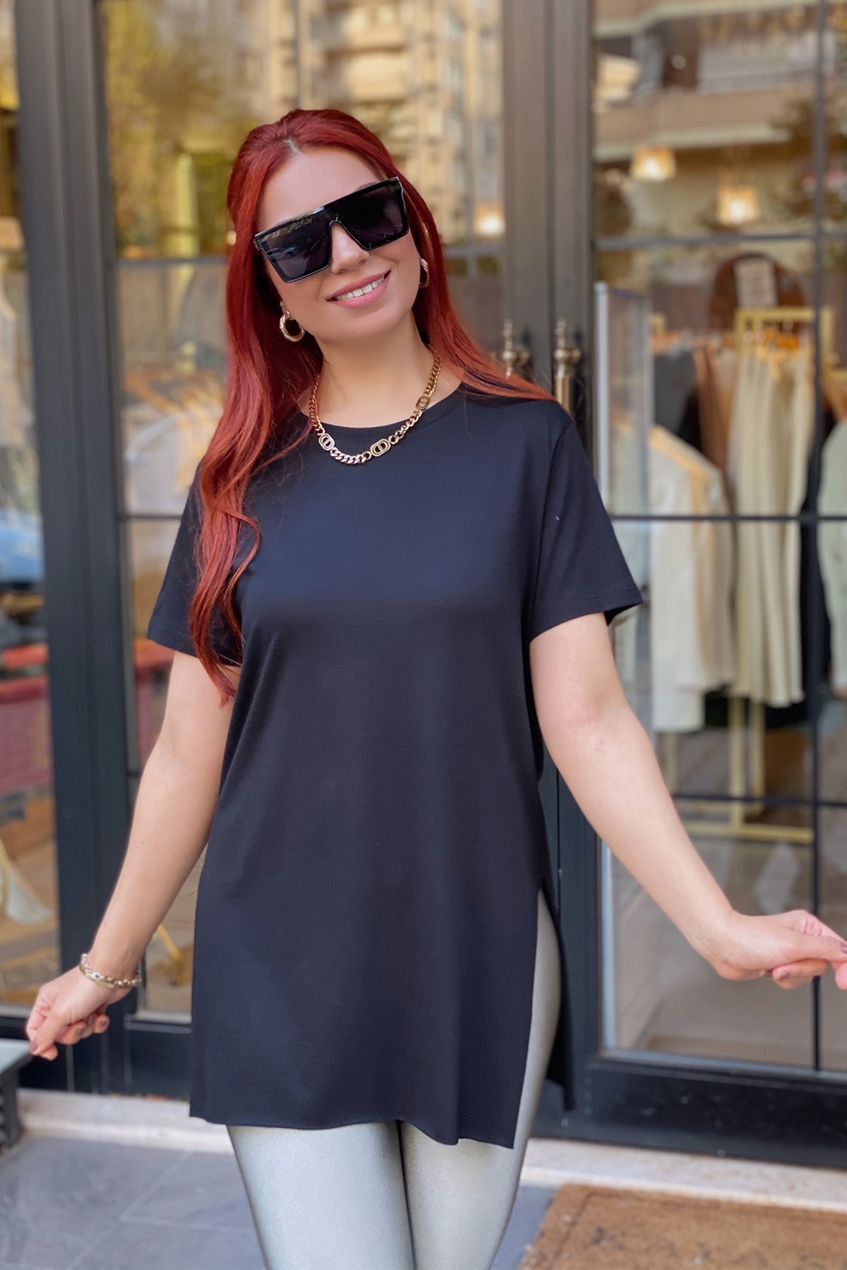 Sıfır Yaka Yandan Yırtmaçlı Siyah Basic Tshirt
