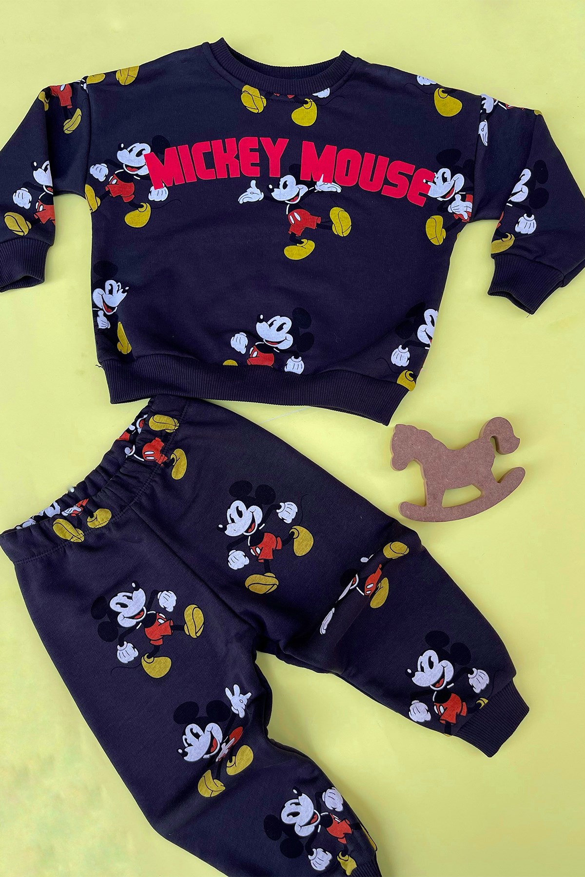 Siyah Mickey Mouselı Takım
