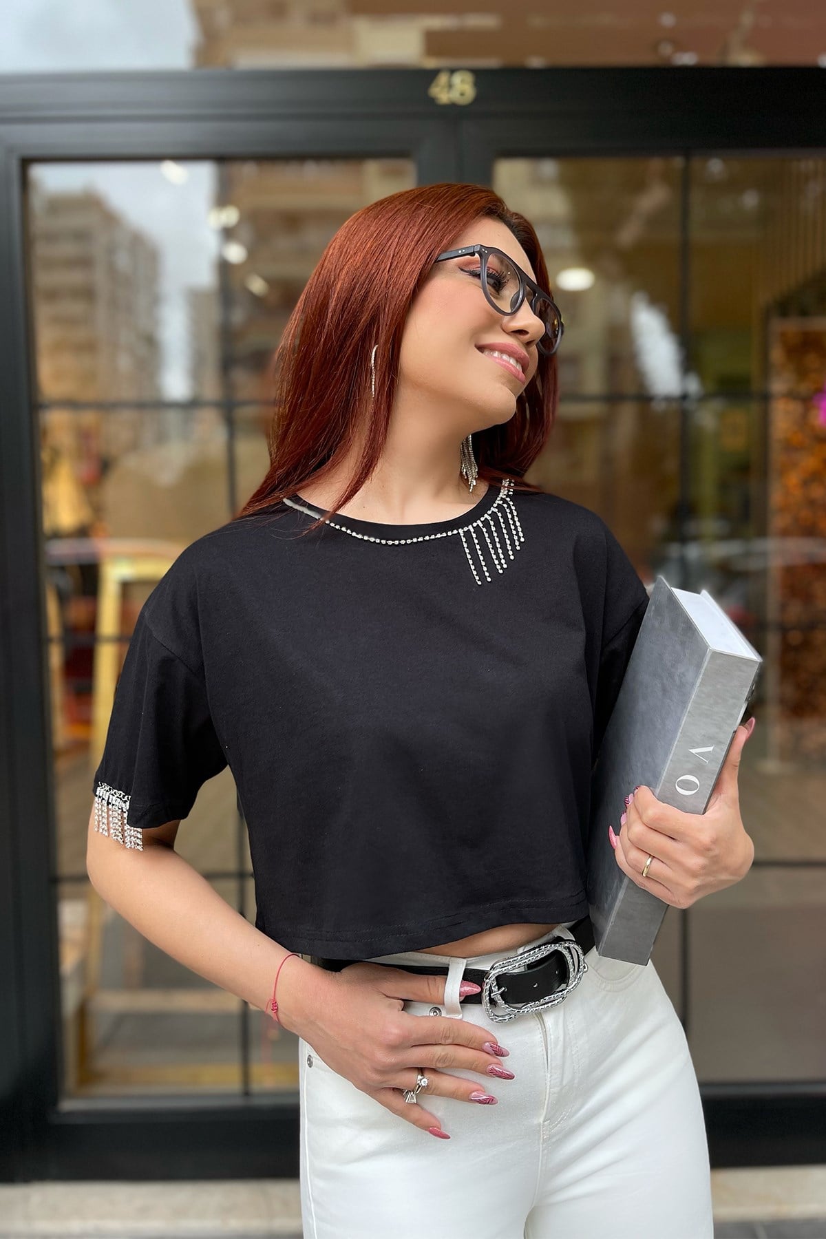 Taş Detaylı Siyah T-Shirt