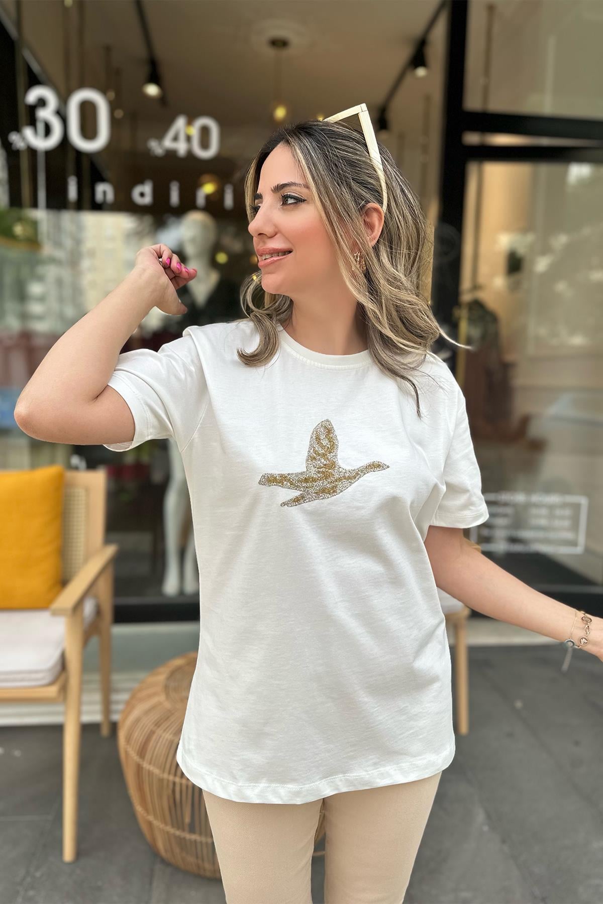 Taşlı Kuş Detaylı Tshirt