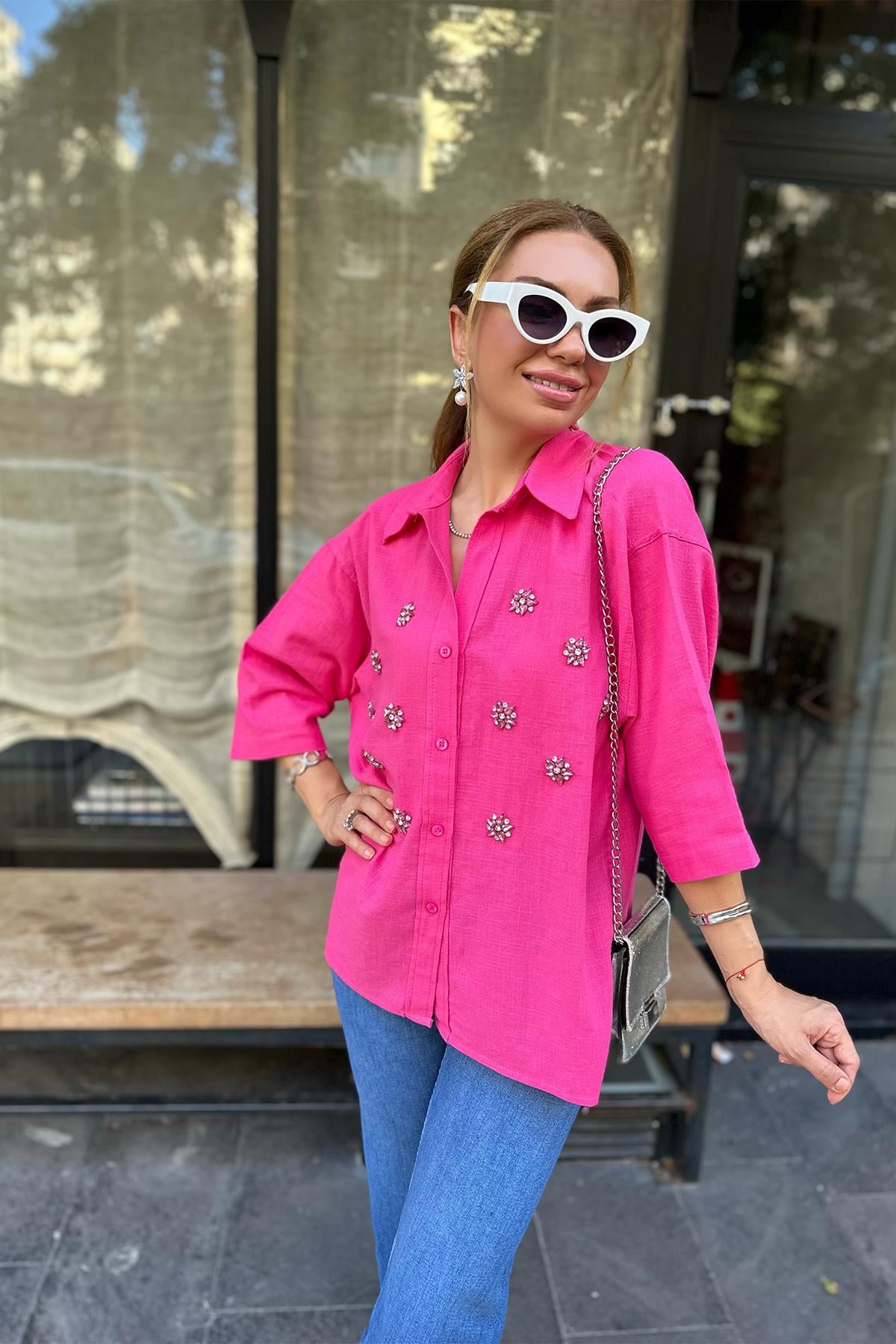 Taşlı Pembe Keten Gömlek