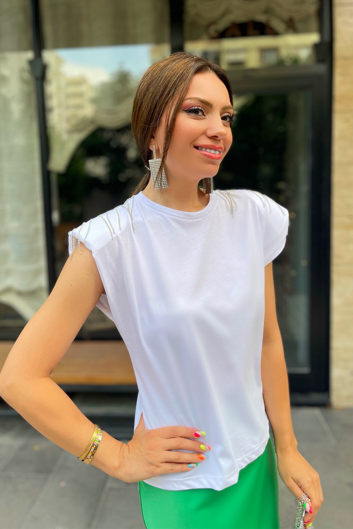 Vatkalı Taşlı Beyaz Tshirt