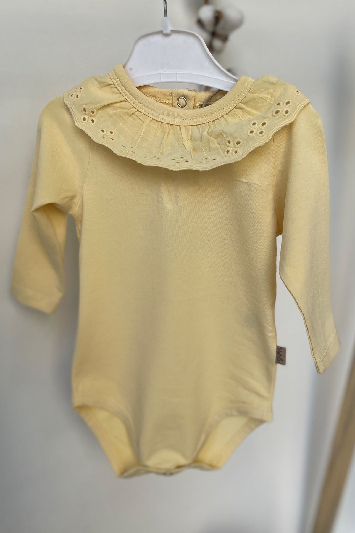 Yaka Güpür Detaylı Body 