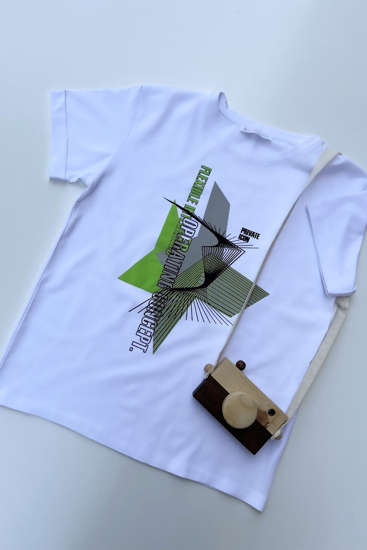 Yeşil Gri Baskılı Beyaz Erkek Tshirt