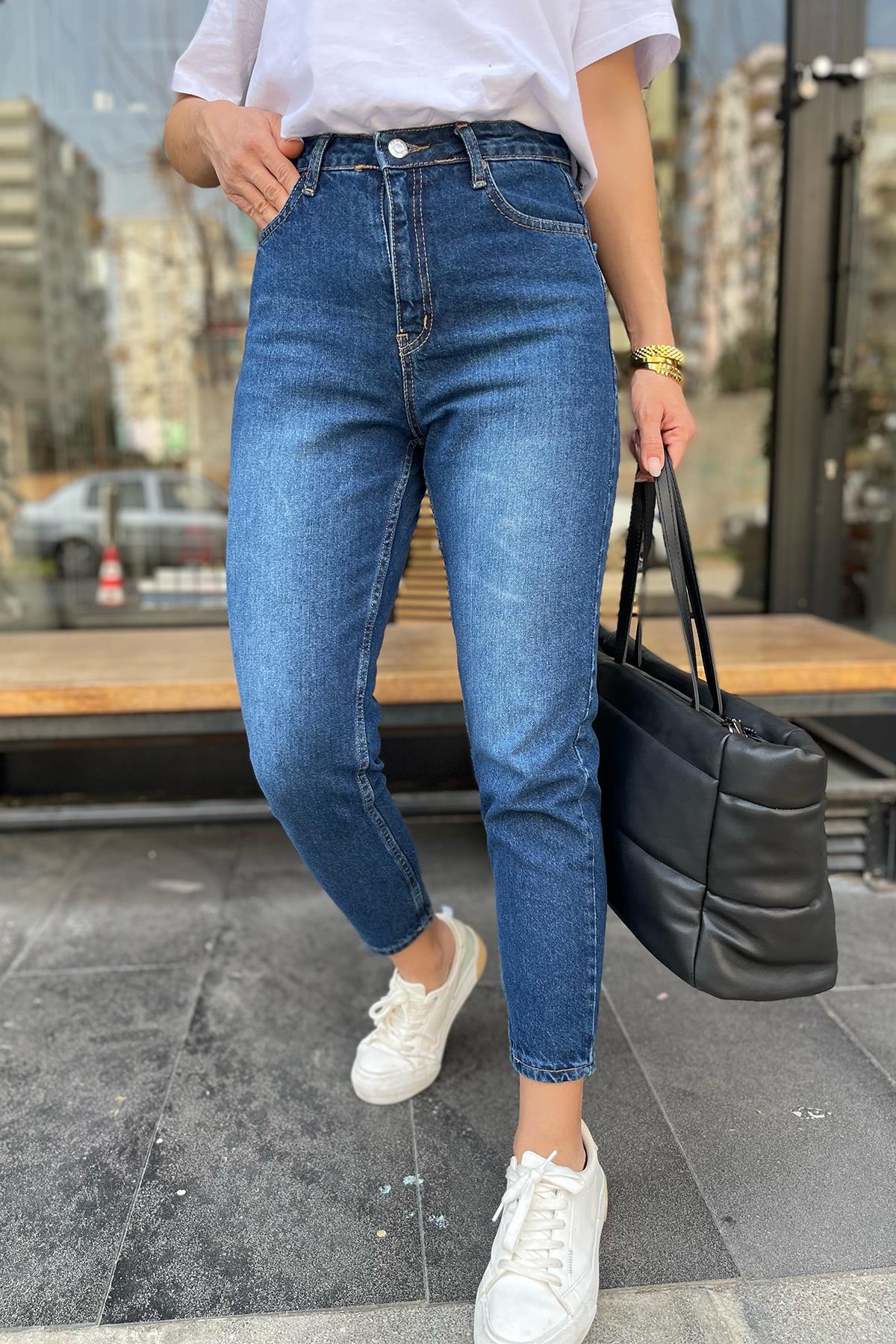 Yıkama Detaylı Koyu Mom Jean