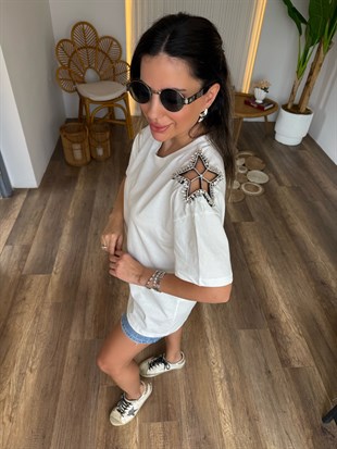 11588 Omuzu Taşlı Yıldızlı Tshirt