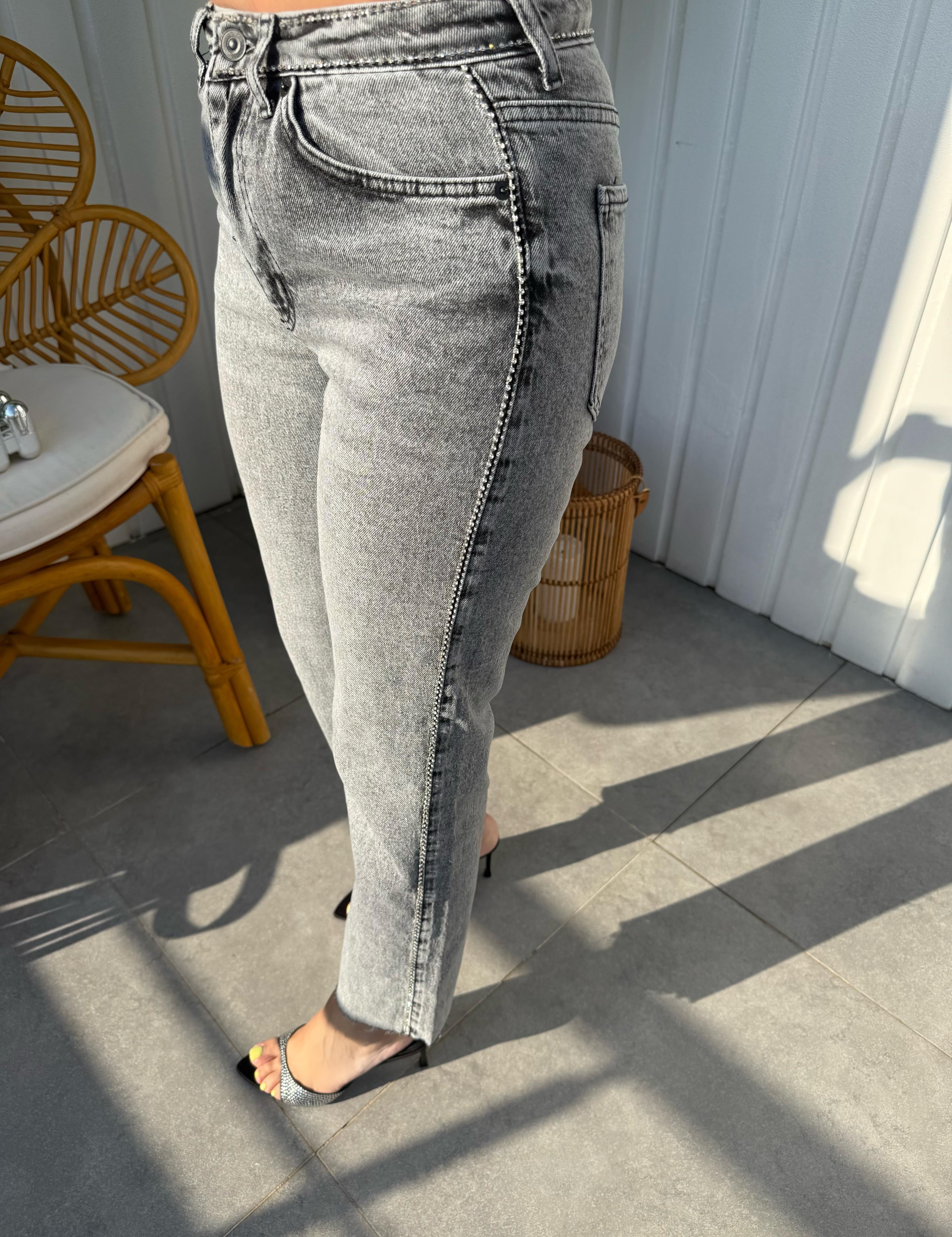 10128 Kenarlaro Taşlı Jean