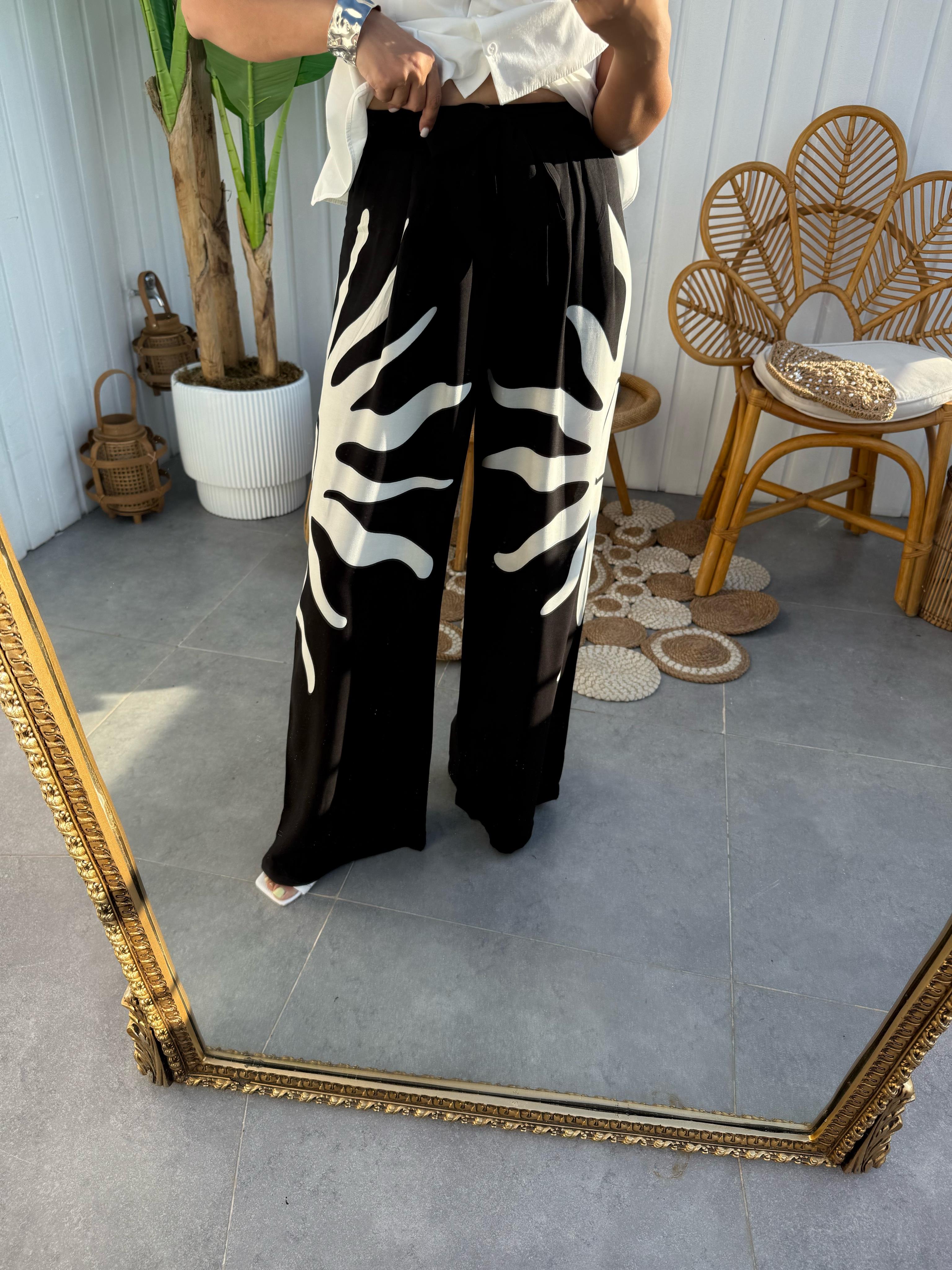 10338 Güneş Desenli Siyah Pantolon