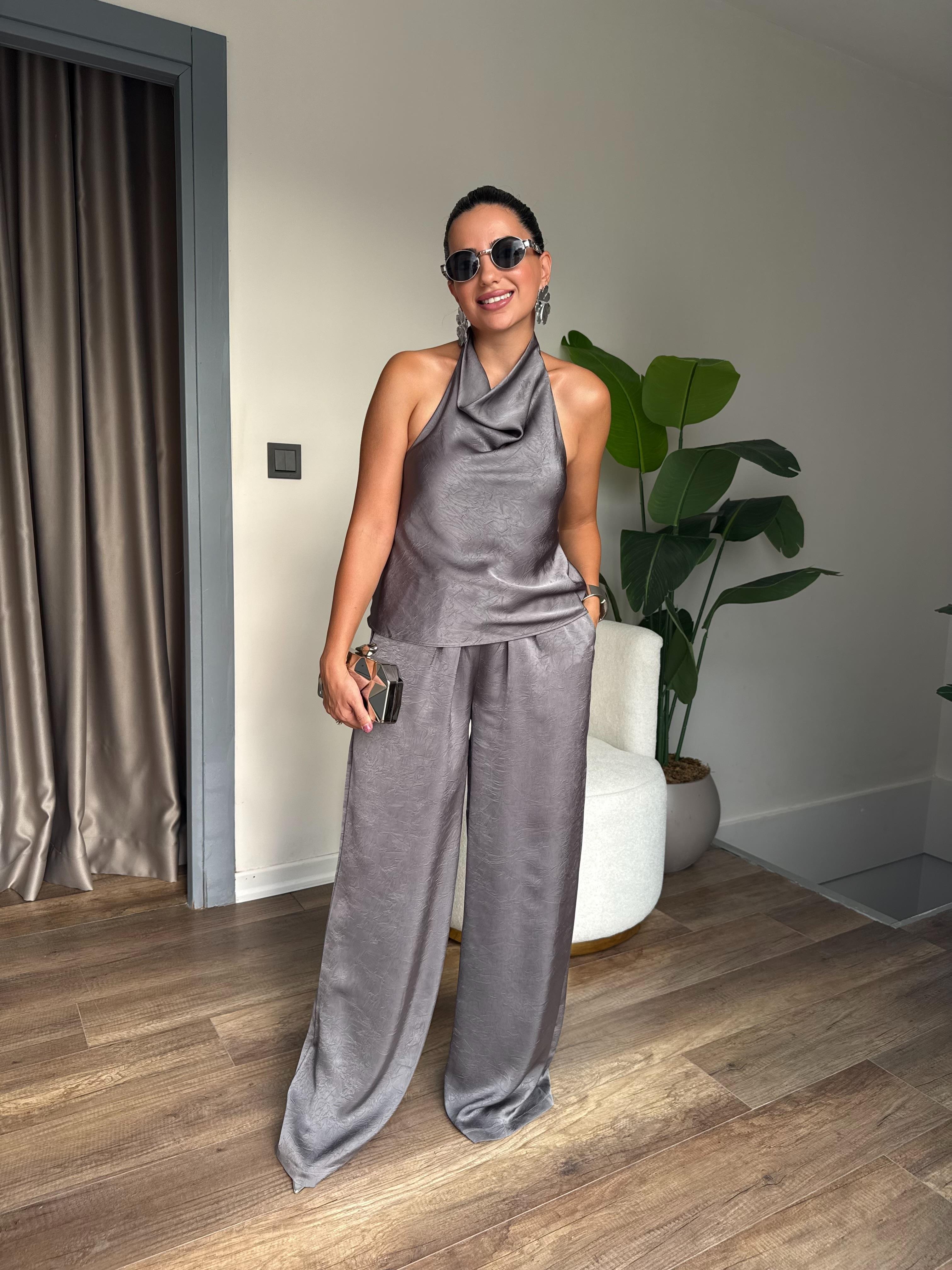 10517 Boyundan Detaylı Saten Pantolon Bluz Takım