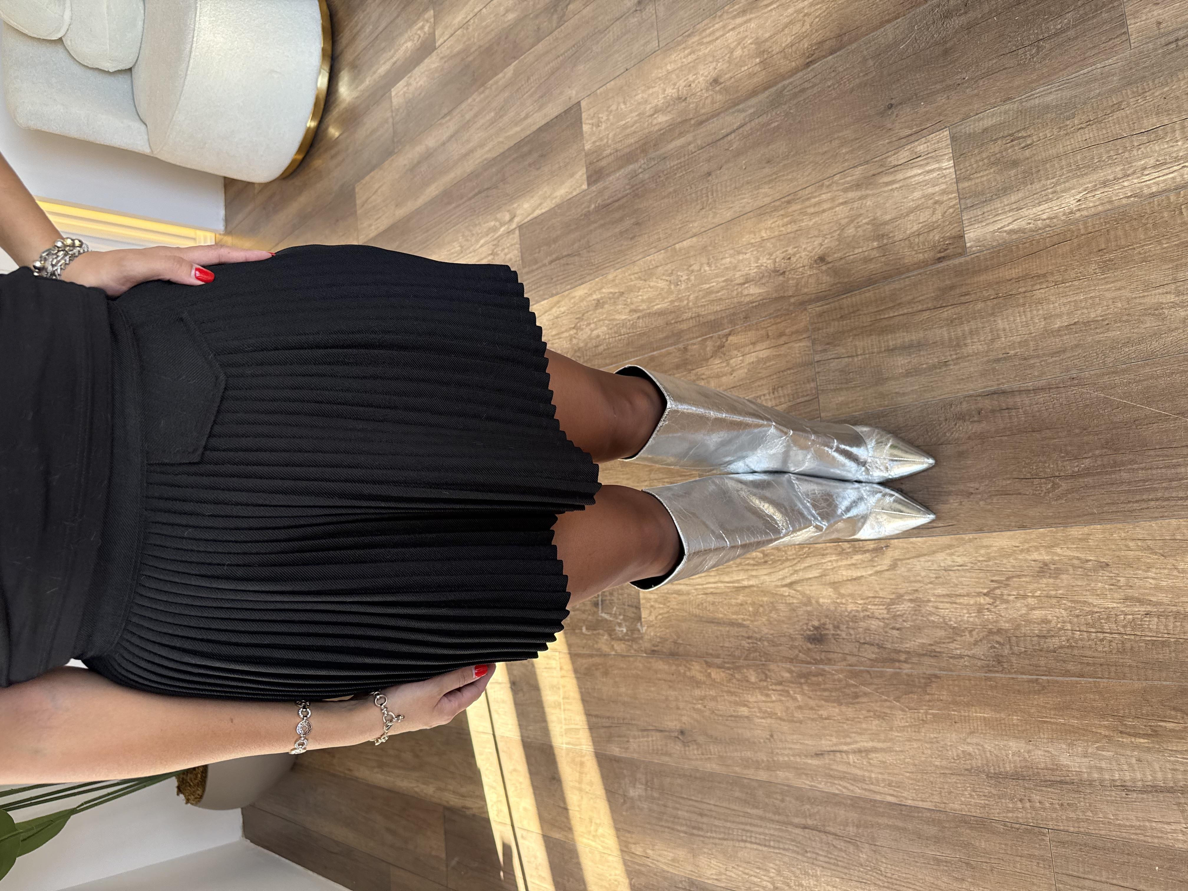 10709 Önü Cep Kapakçık Detaylı Pliseli Etek