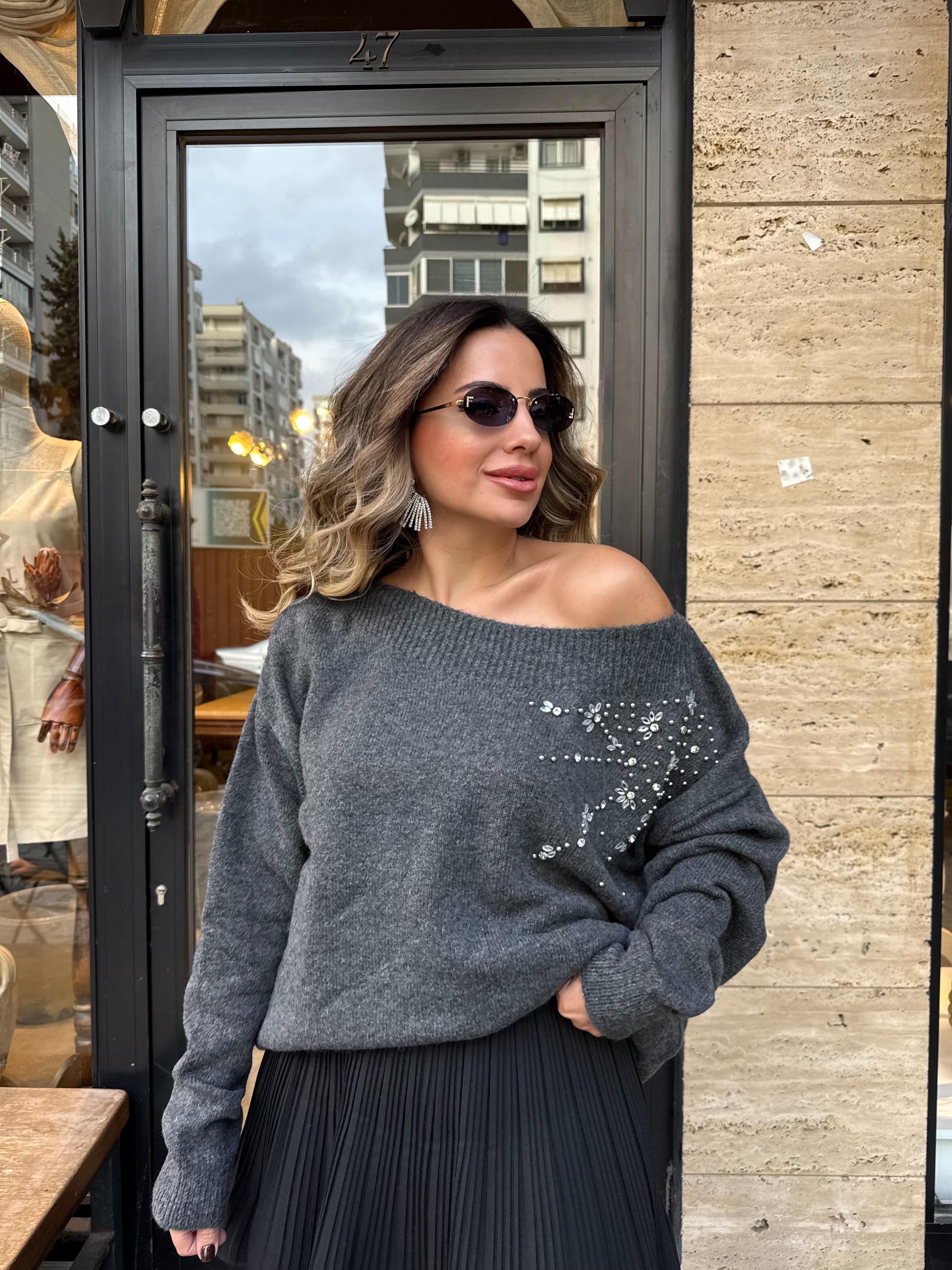 11083 Taş Detaylı Kazak