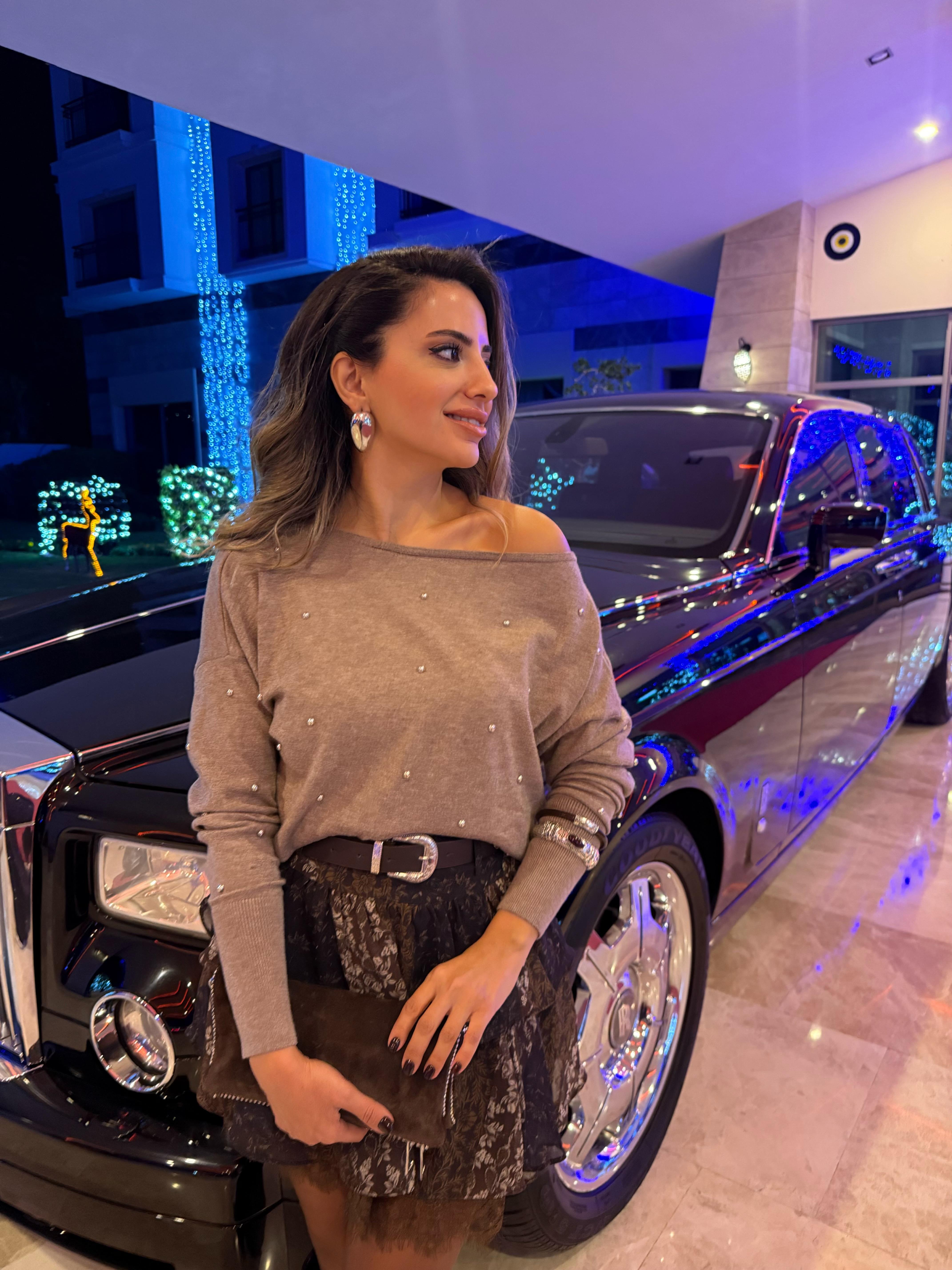 11104 Tek Omuzu Açık Taşlı Kazak