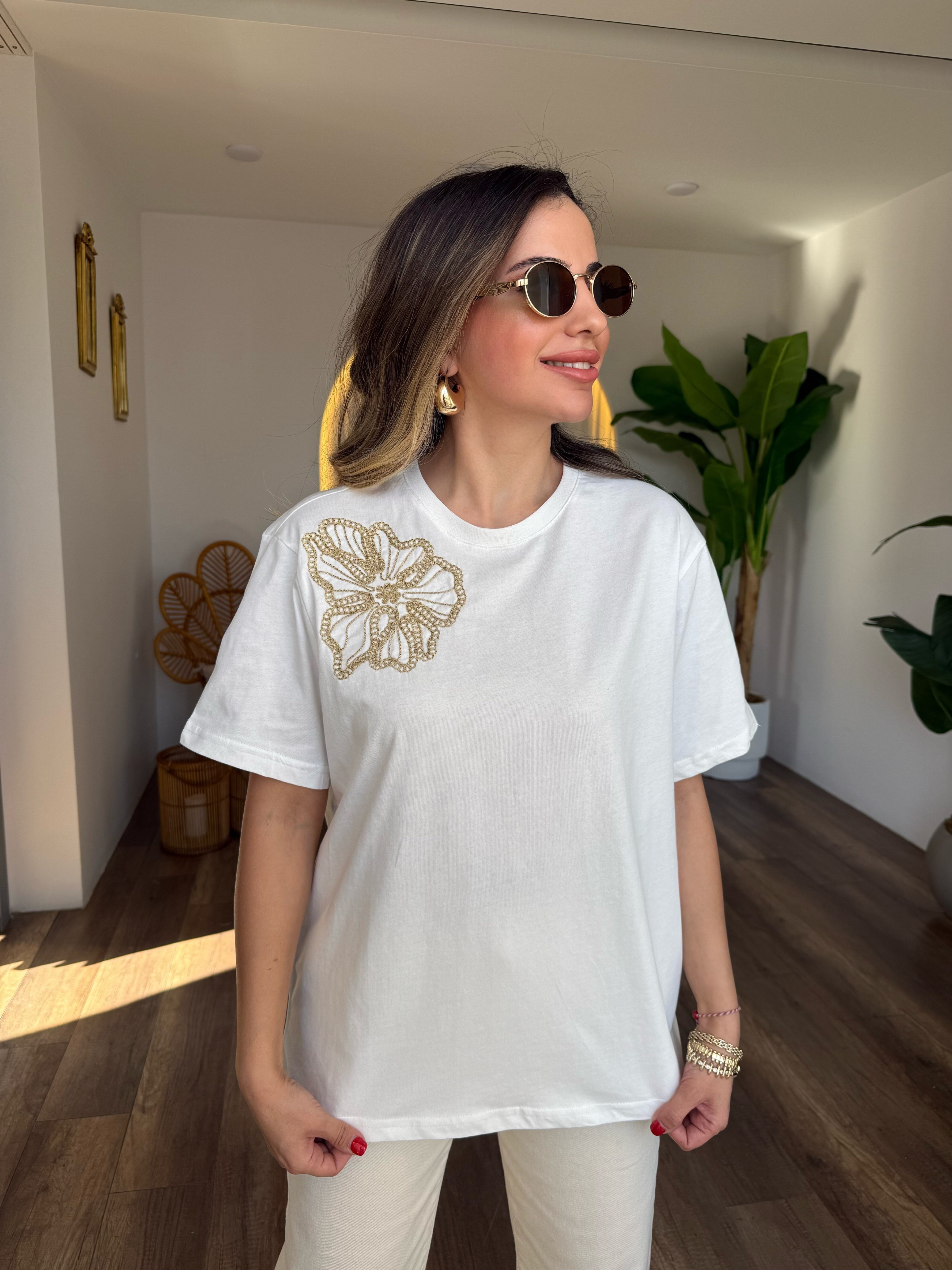 11421 Çiçek İşlemeli Tshirt