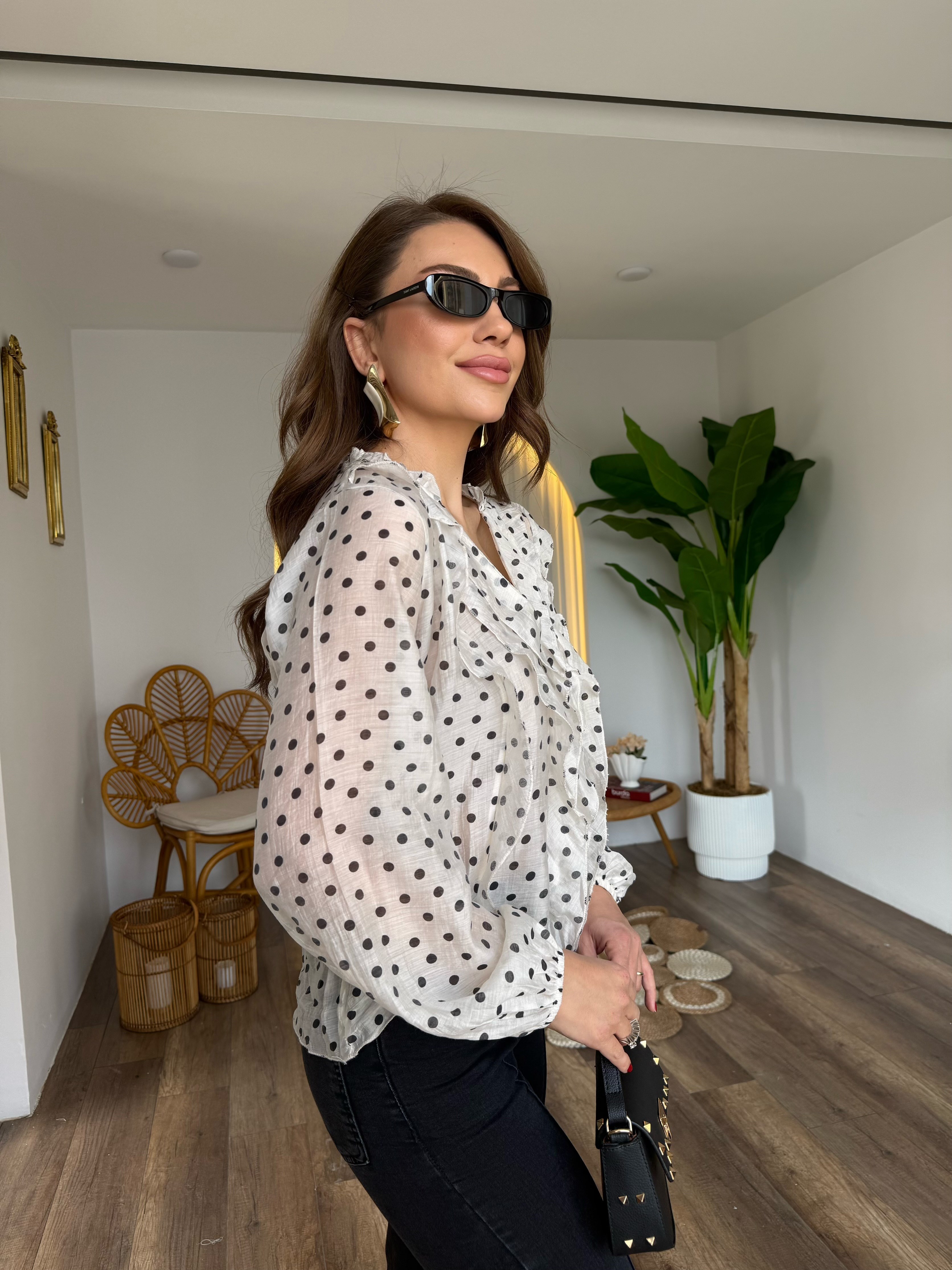 11566 Puantiye Detaylı Fırfırlı Bluz