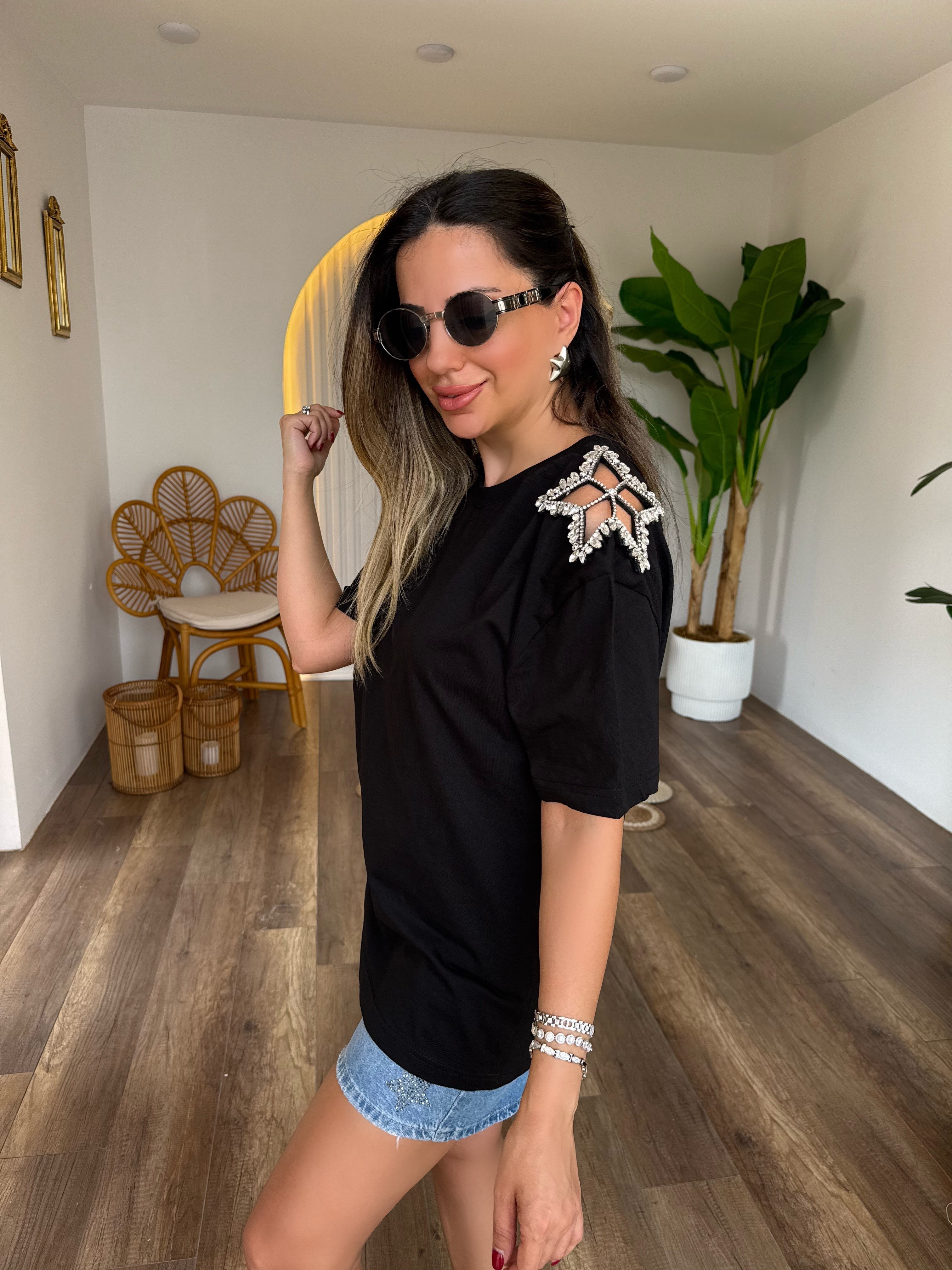 11588 Omuzu Taşlı Yıldızlı Tshirt