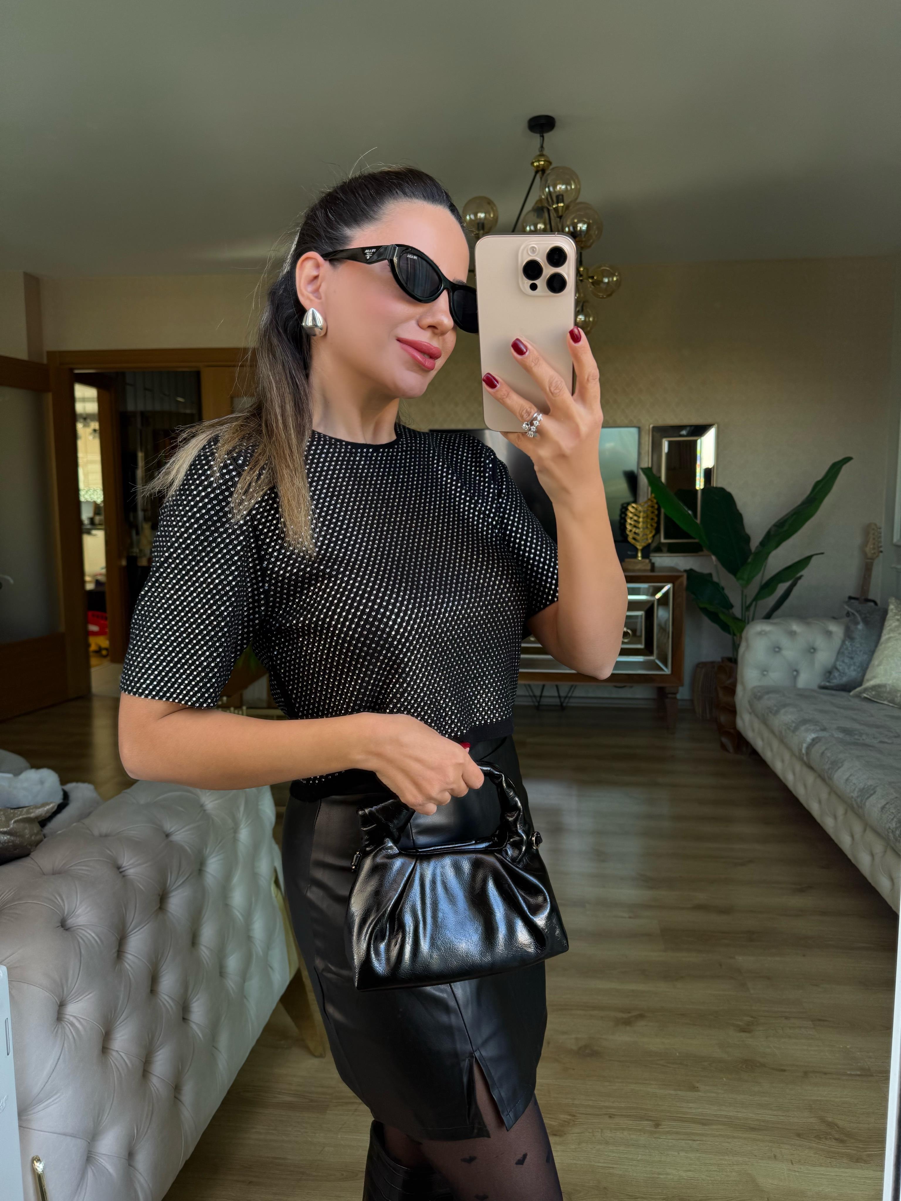 9010 Taşlı Triko Bluz