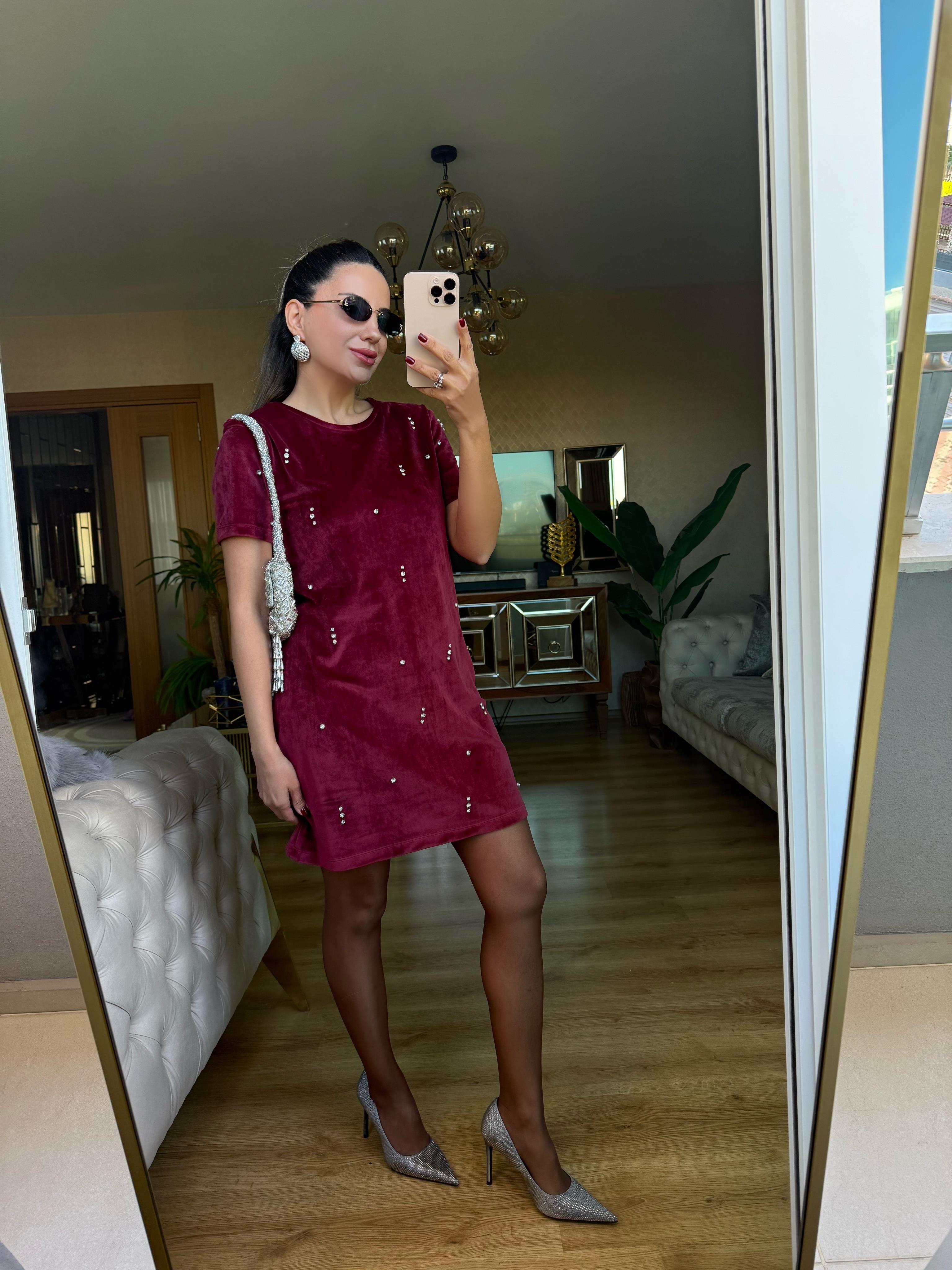 9017 Taşlı Kadife Elbise