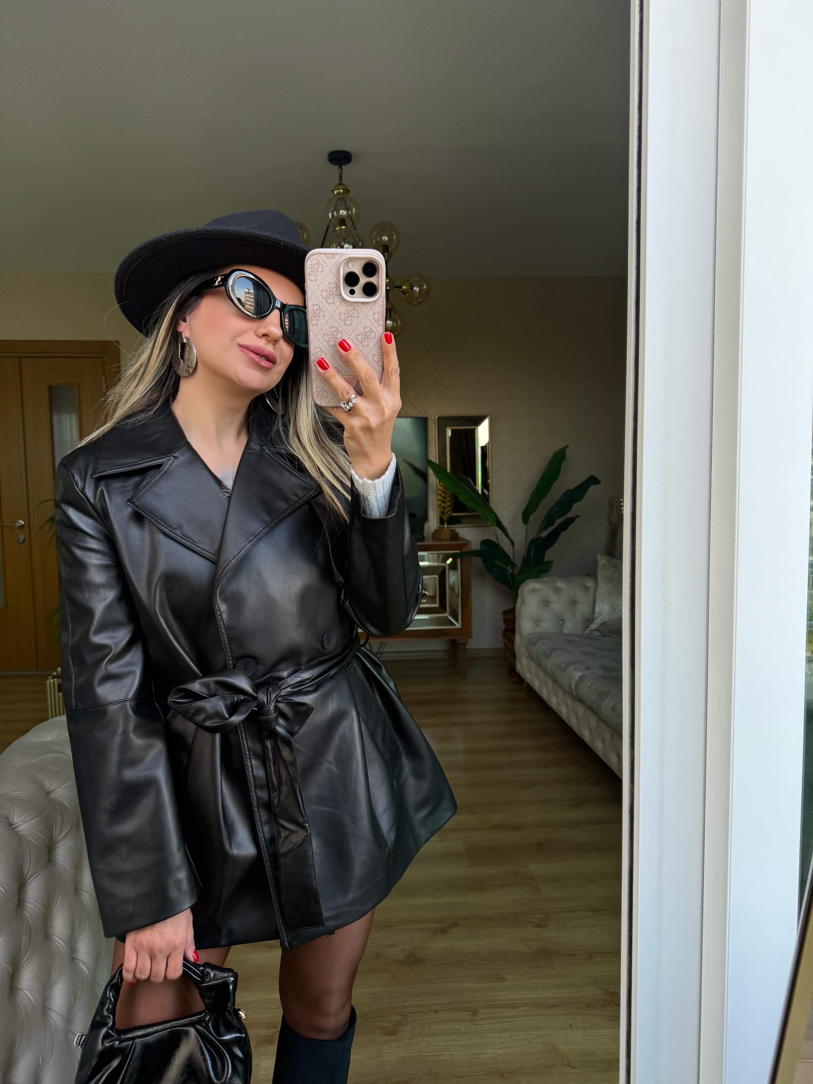 9067 Siyah Deri Trenç
