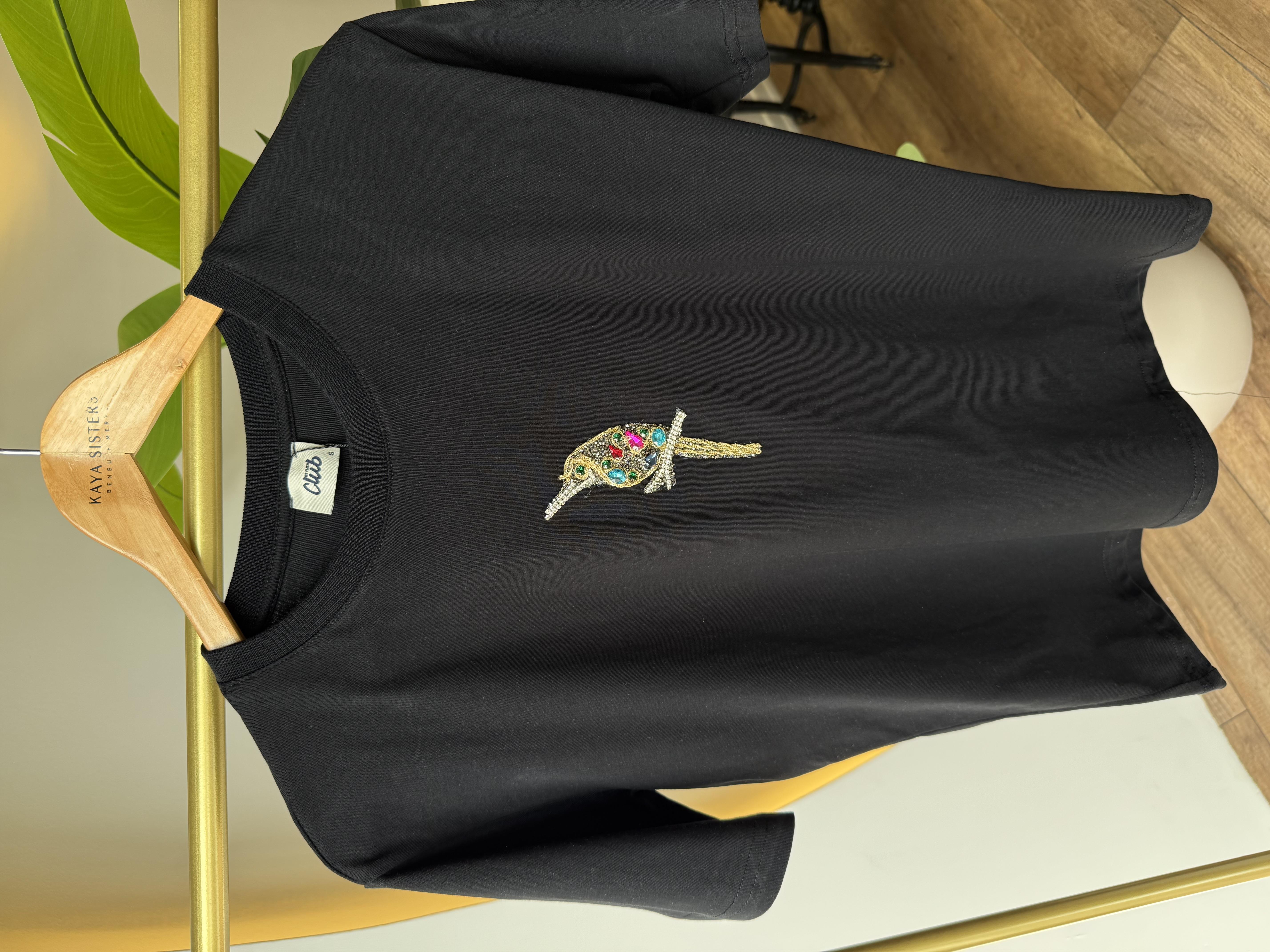 9585 Renkli Taşlı Kuş Detaylı Tshirt