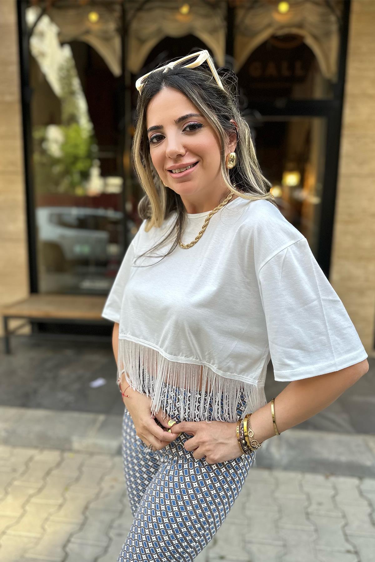 Altı Püsküllü Beyaz Crop Tshirt