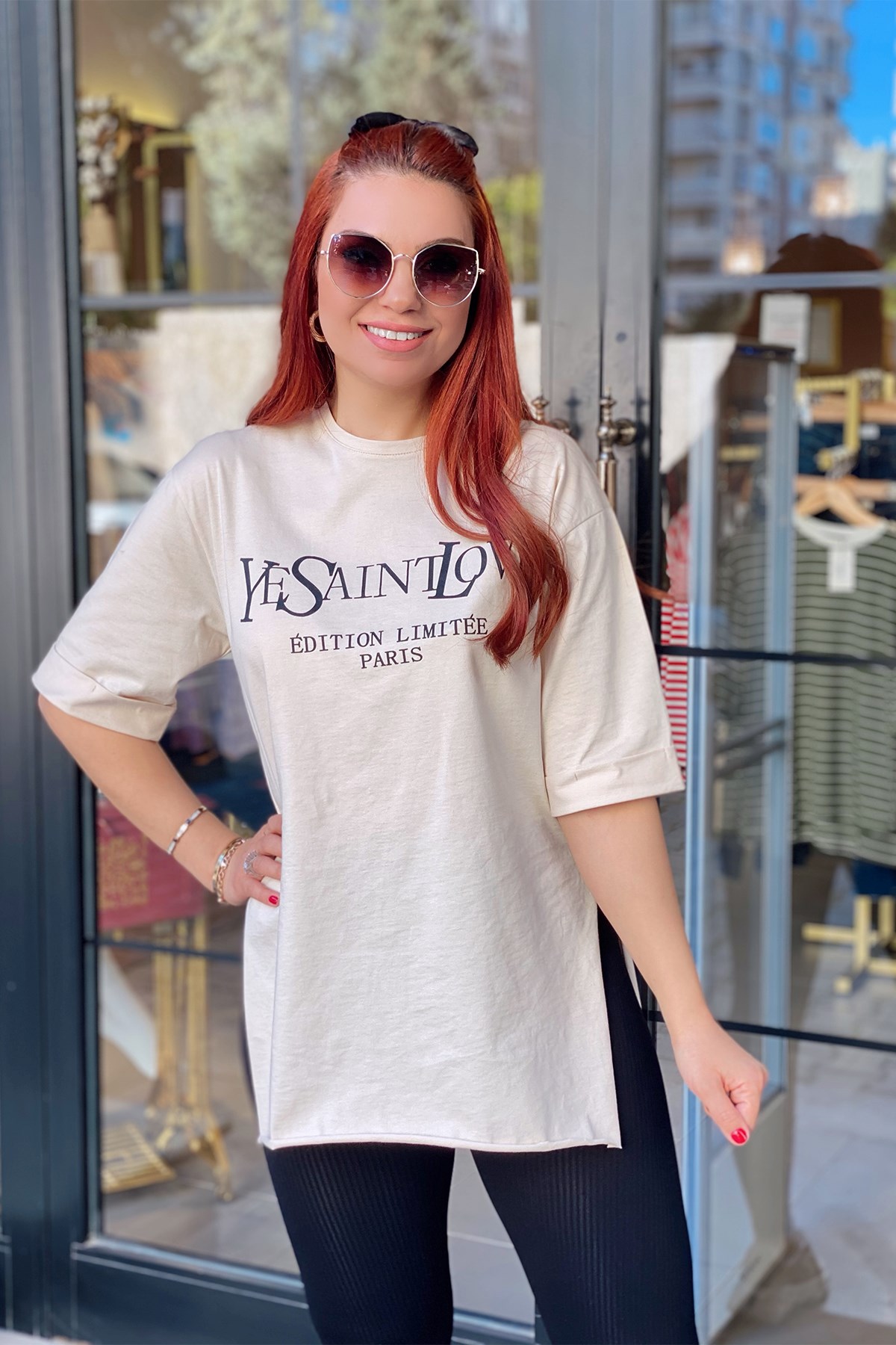Bej Baskılı Yırtmaçlı Tshirt