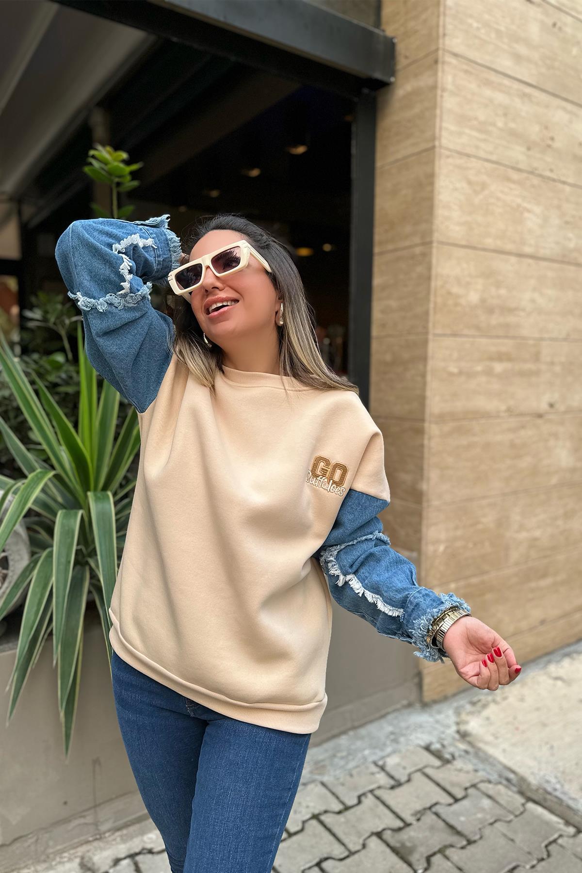 Bej Kolları Kot Detaylı Sweatshirt